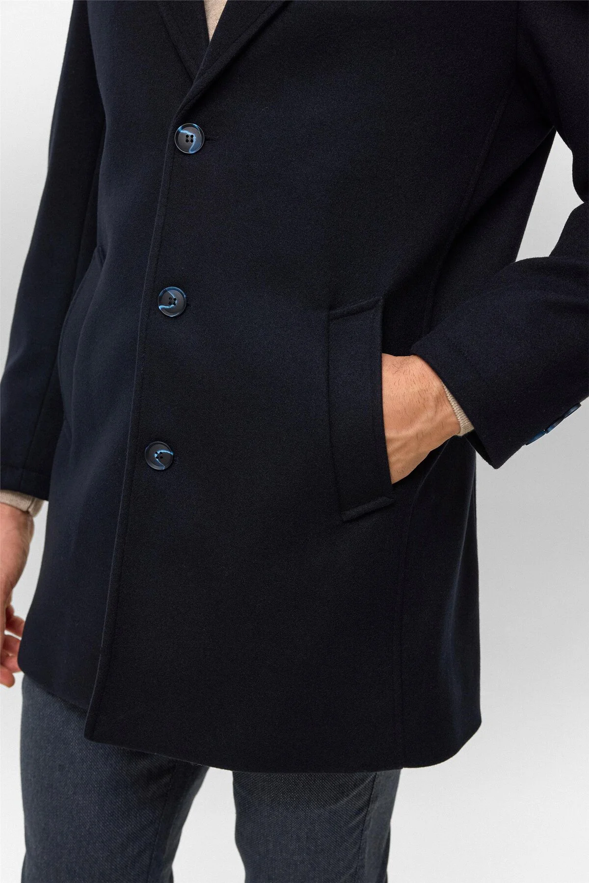 Slim Fit Sivri Yaka Erkek Koyun Yünlü Kaban Slim Fit Sivri Yaka Erkek Koyun Yünlü Kaban