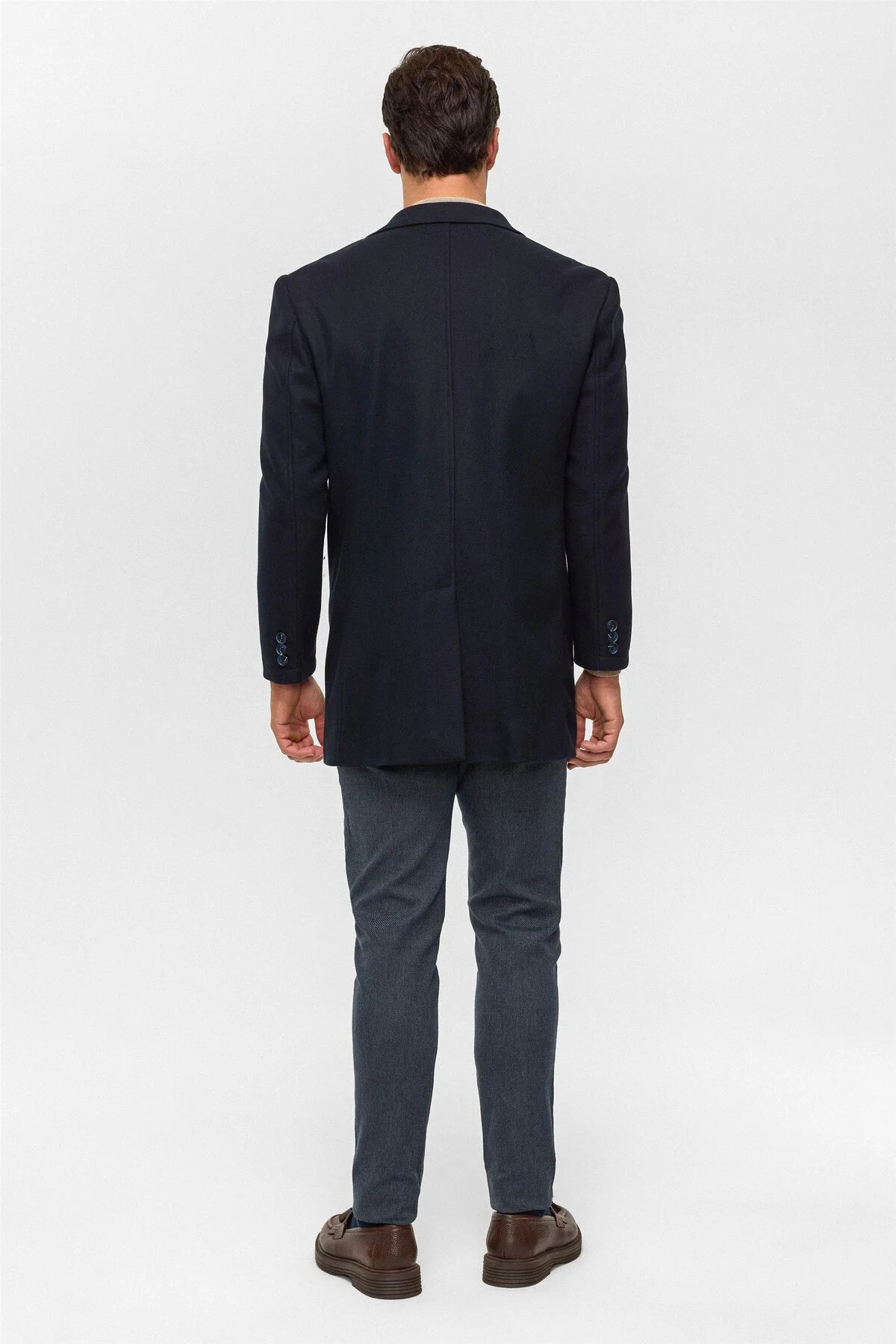 Slim Fit Sivri Yaka Erkek Koyun Yünlü Kaban Slim Fit Sivri Yaka Erkek Koyun Yünlü Kaban