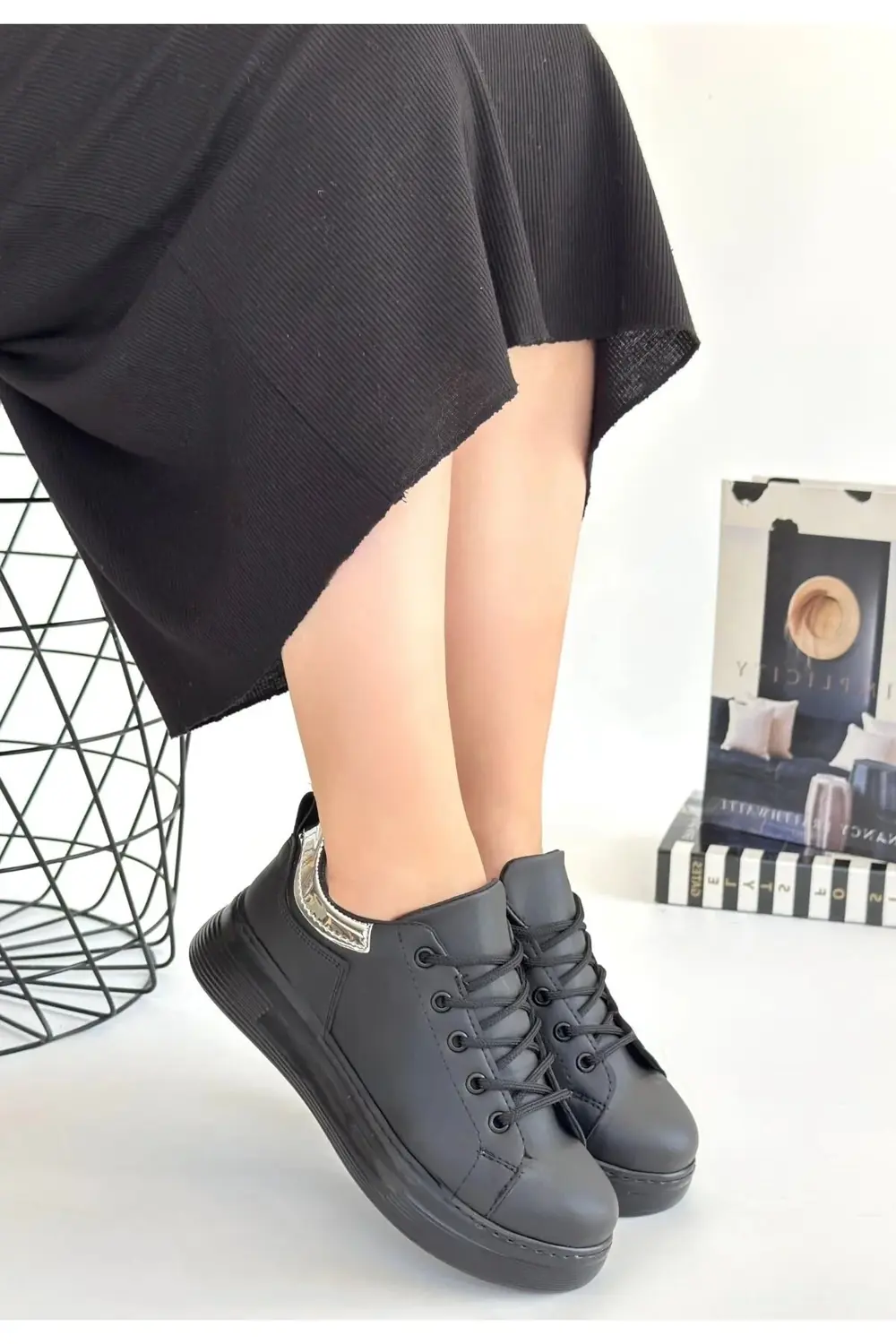 Sofio Siyah Cilt Bağcıklı Spor Ayakkabı