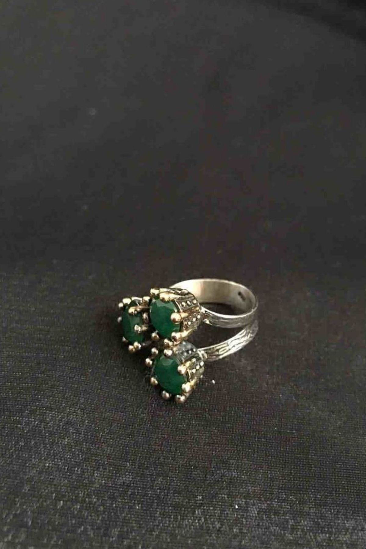 Beyisa Söğütlü Serisi Gümüş Bayan Yüzük Kök Zümrüt Taşlı 3 Taş