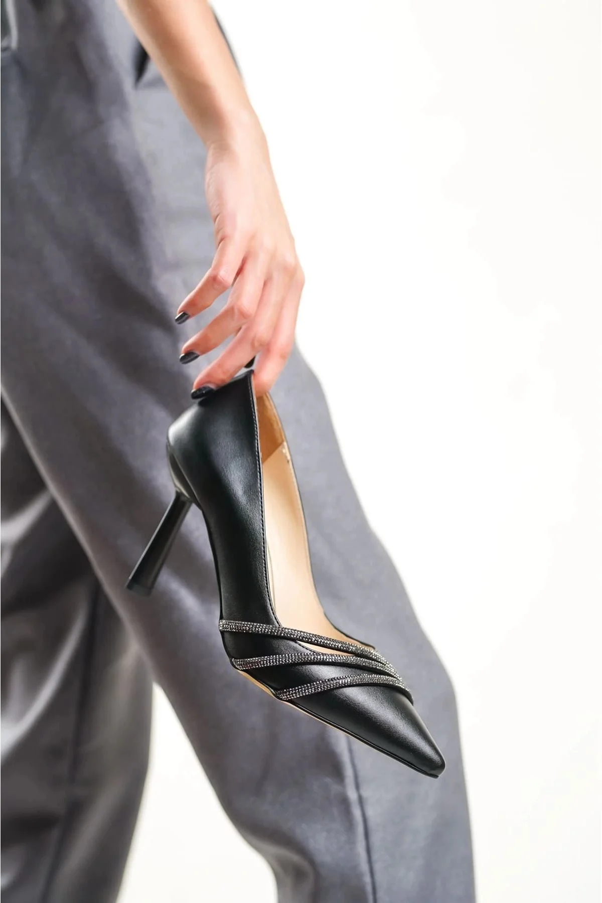 Sonya Siyah Taşlı Kadın Ayakkabı