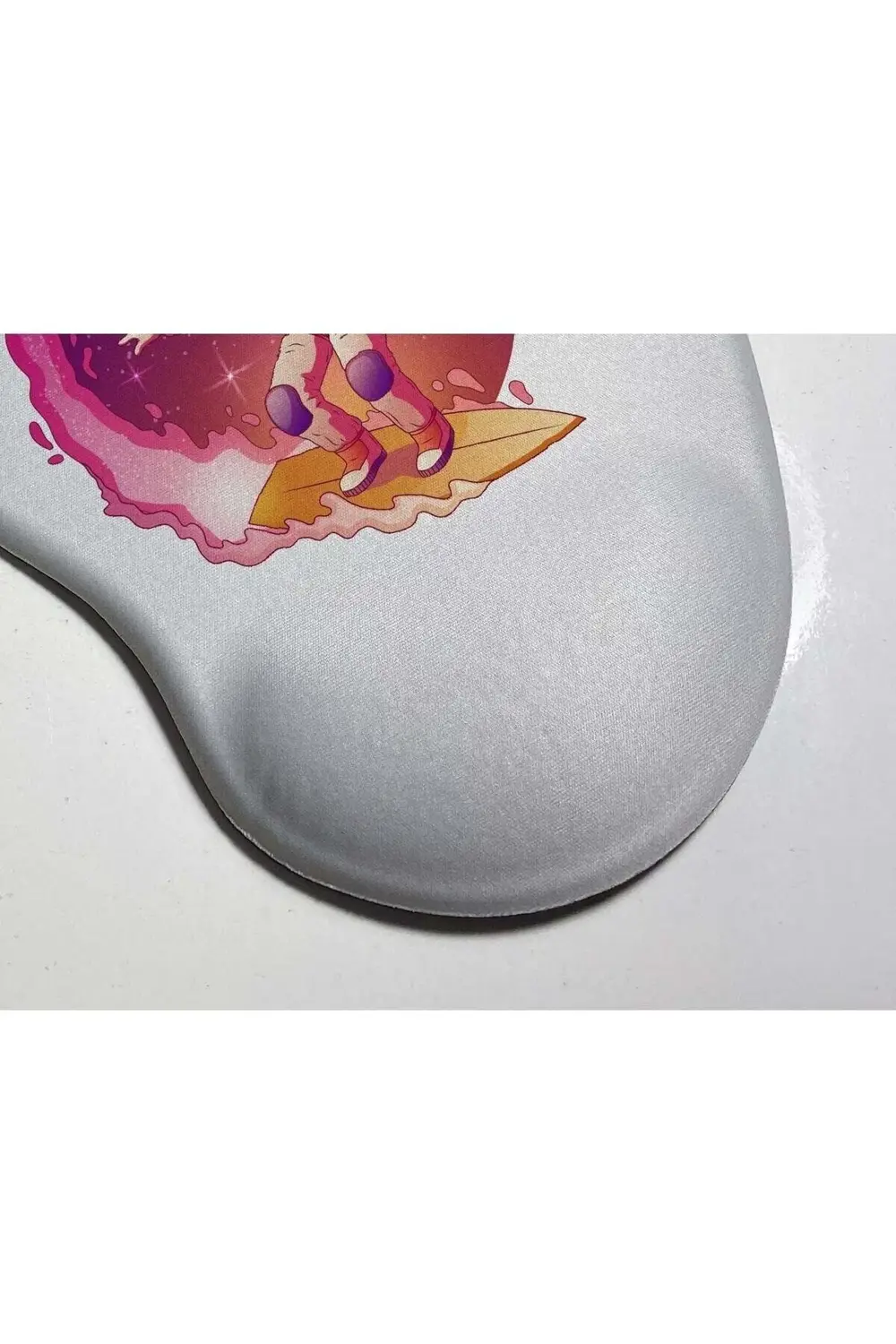 Sörfcü Astronot Bilek Destekli Mouse Pad