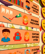 Sorumluluk Çizelgem Keçe Cırtlı Duvar Panosu , Eğitici Oyuncak