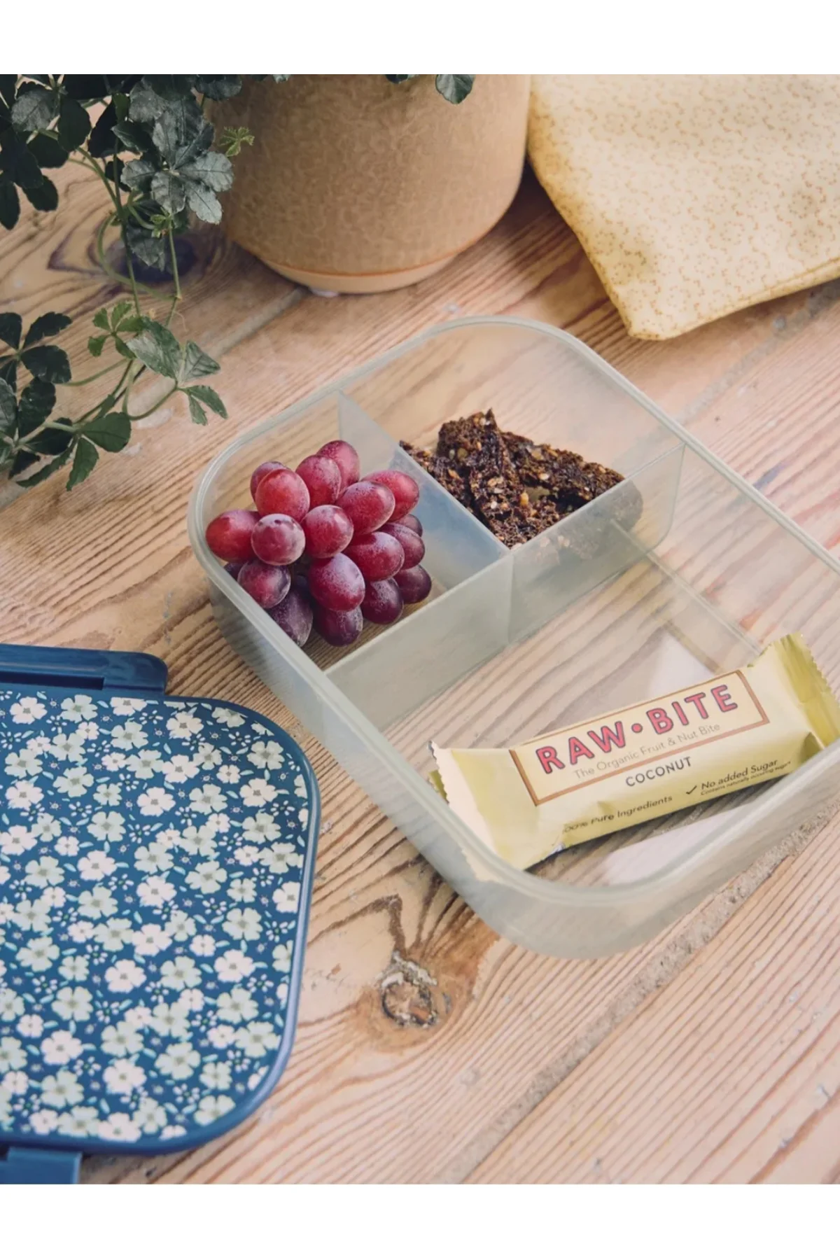 Sostrene Grene Çiçekli Lunch Box Bölmeli Saklama Kutusu 21 x16 cm