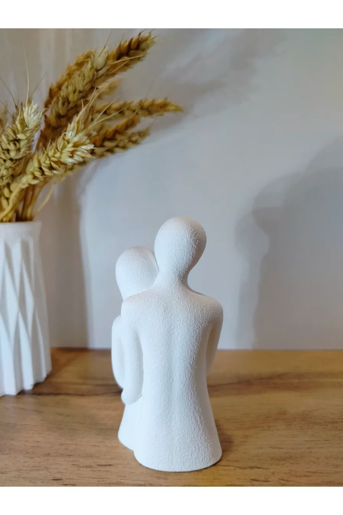 Soyut Sevgi Heykeli – Minimalist & Anlam Yüklü Dekoratif Figür