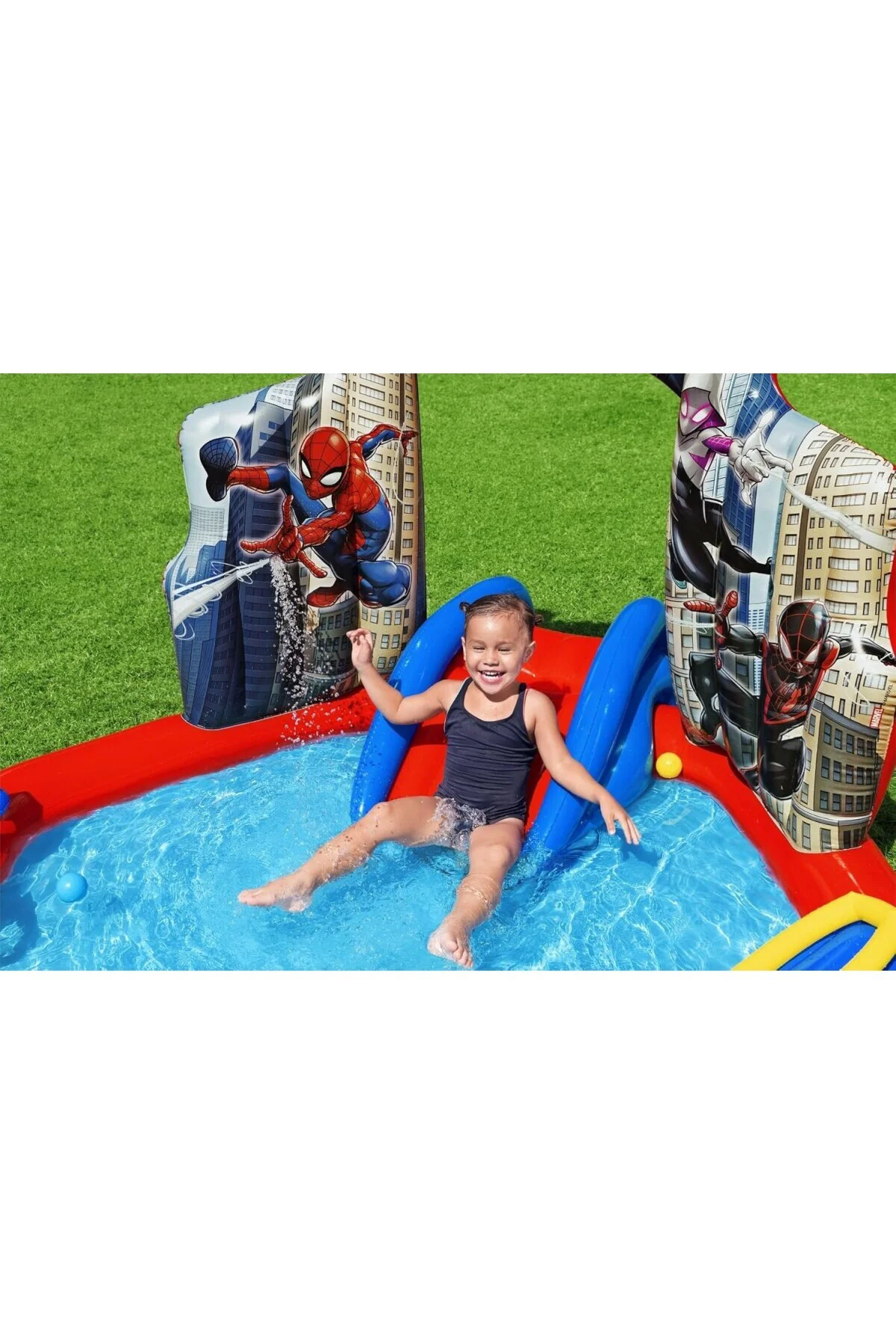 Spider–Man Şişirilebilir Oyun Merkezi 2,11 m x 2,06 m x 1.27 m Spider–Man Şişirilebilir Oyun Merkezi 2,11 m x 2,06 m x 1.27 m