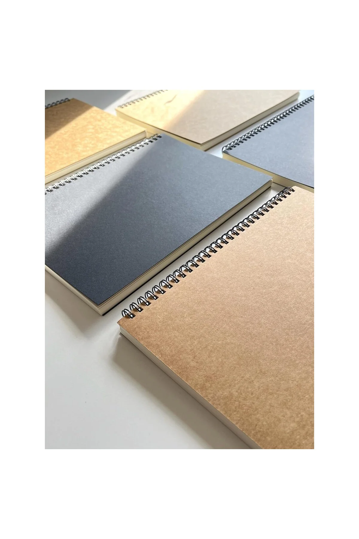 Spiralli Defter, Kraft Kapaklı, B5 Boyutunda (182x257 mm), 100 Ya Spiralli Defter, Kraft Kapaklı, B5 Boyutunda (182x257 mm), 100 Ya