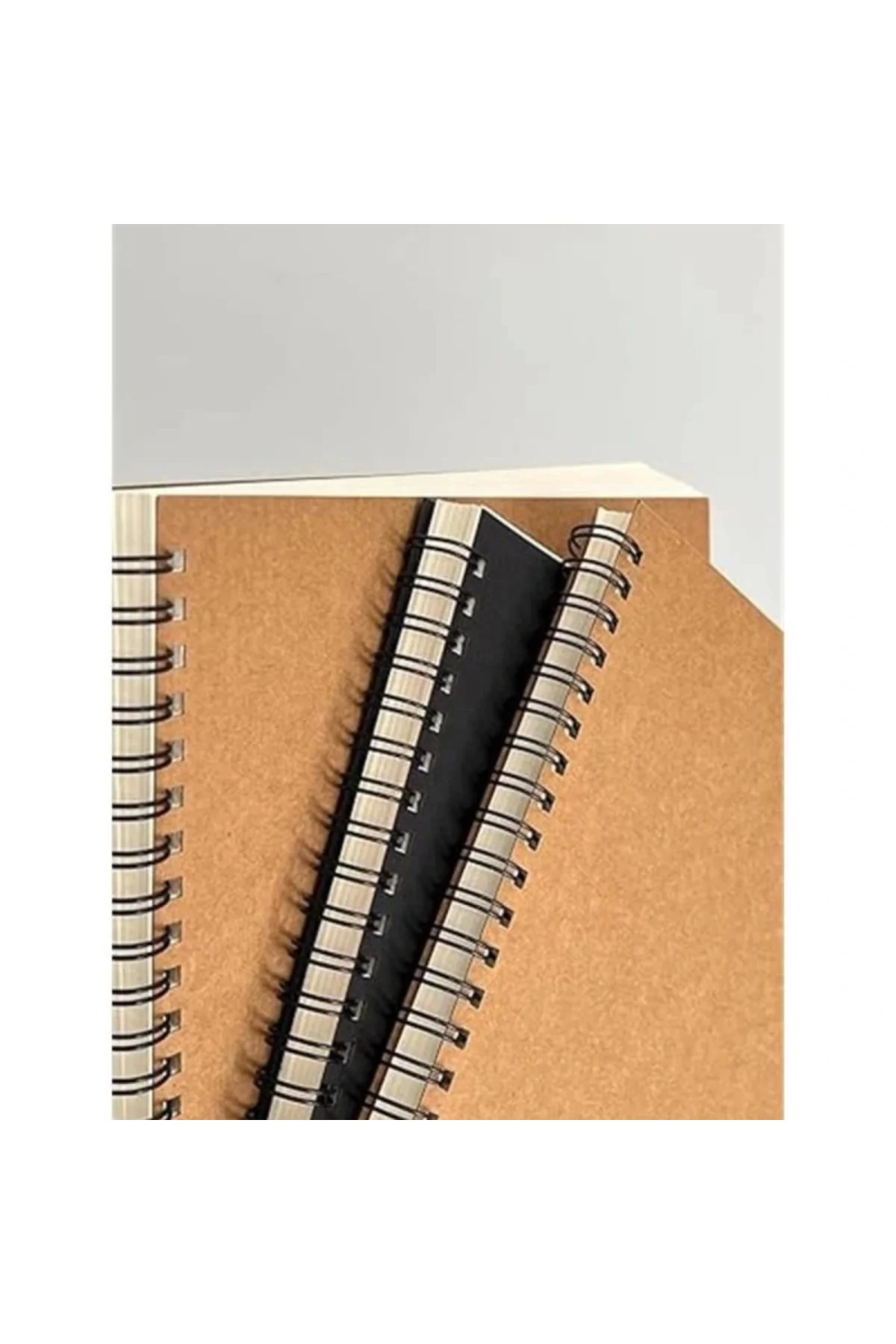 Spiralli Defter, Kraft Kapaklı, B5 Boyutunda (182x257 mm), 100 Yaprak (Çizgisiz)