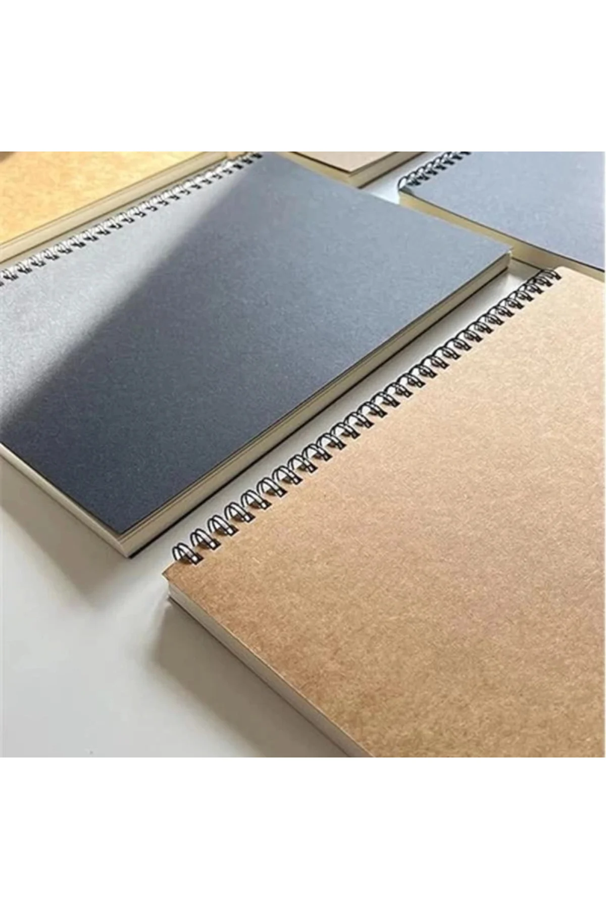 Spiralli Defter, Kraft Kapaklı, B5 Boyutunda (182x257 mm), 100 Yaprak (Çizgisiz)