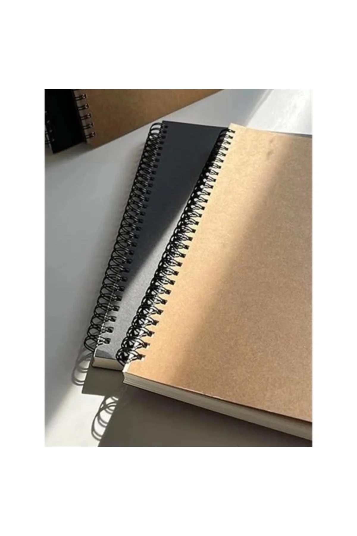 Spiralli Defter, Kraft Kapaklı, B5 Boyutunda (182x257 mm), 100 Yaprak (Çizgisiz)