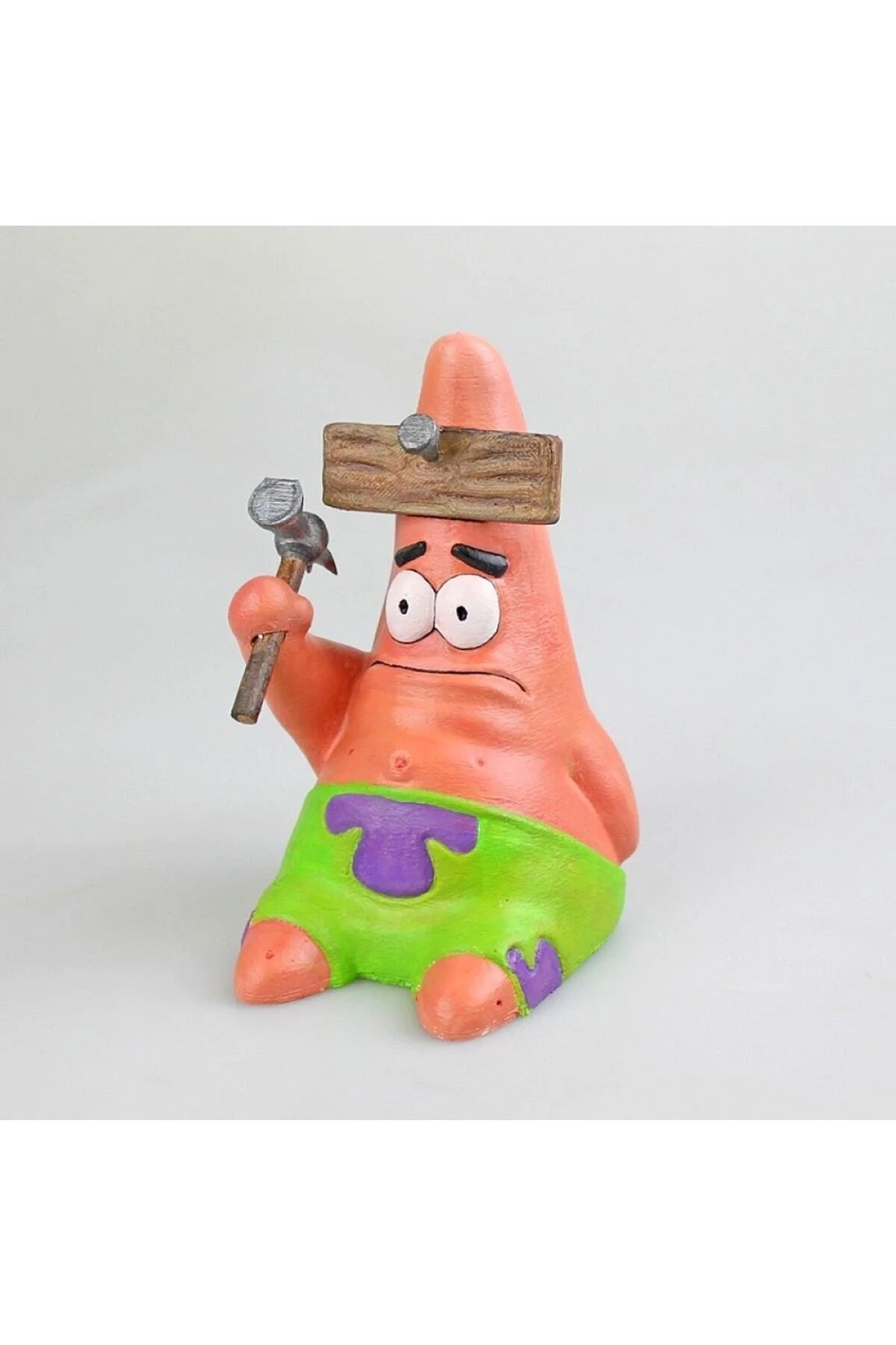Spongebob Hammered Patrick Boyalı Figür 15 cm