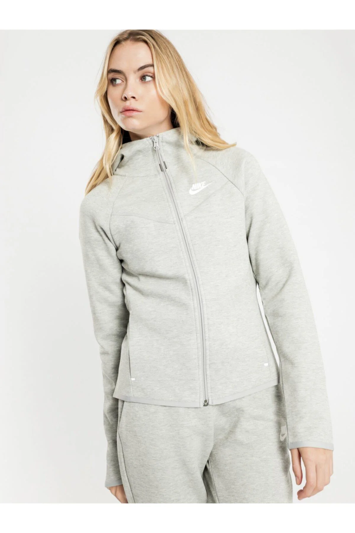 Sportswear Windrunner Tech Fleece Kadın Sweatshirt BV3455-063