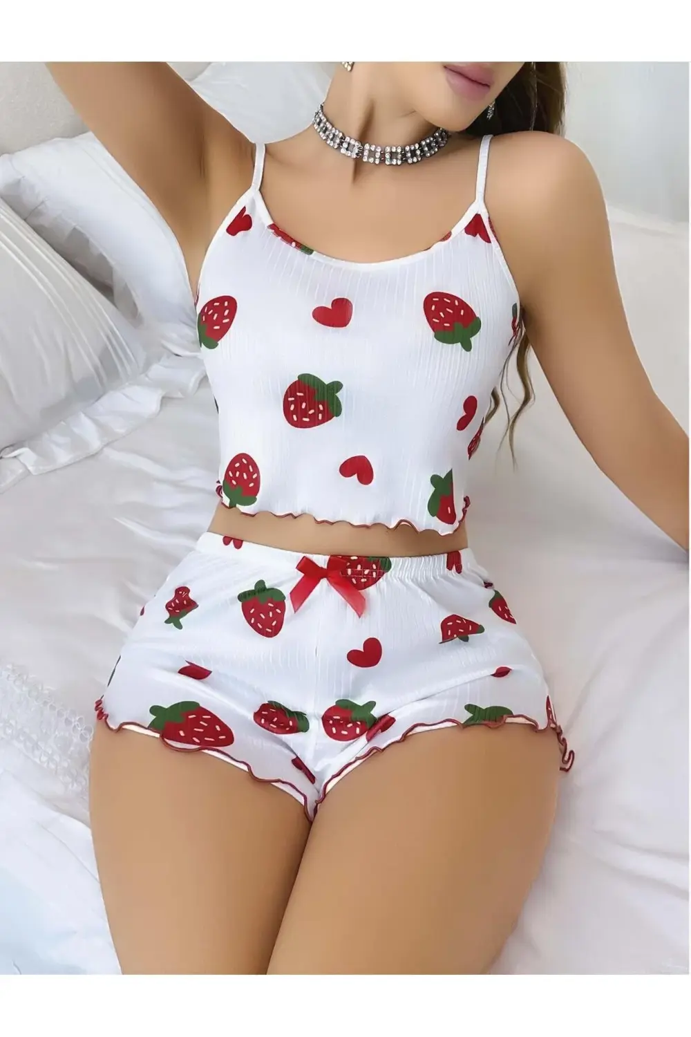 SPTRNS Kadın Beyaz Çilek desenli Şortlu Pijama (90450) Takımı 505