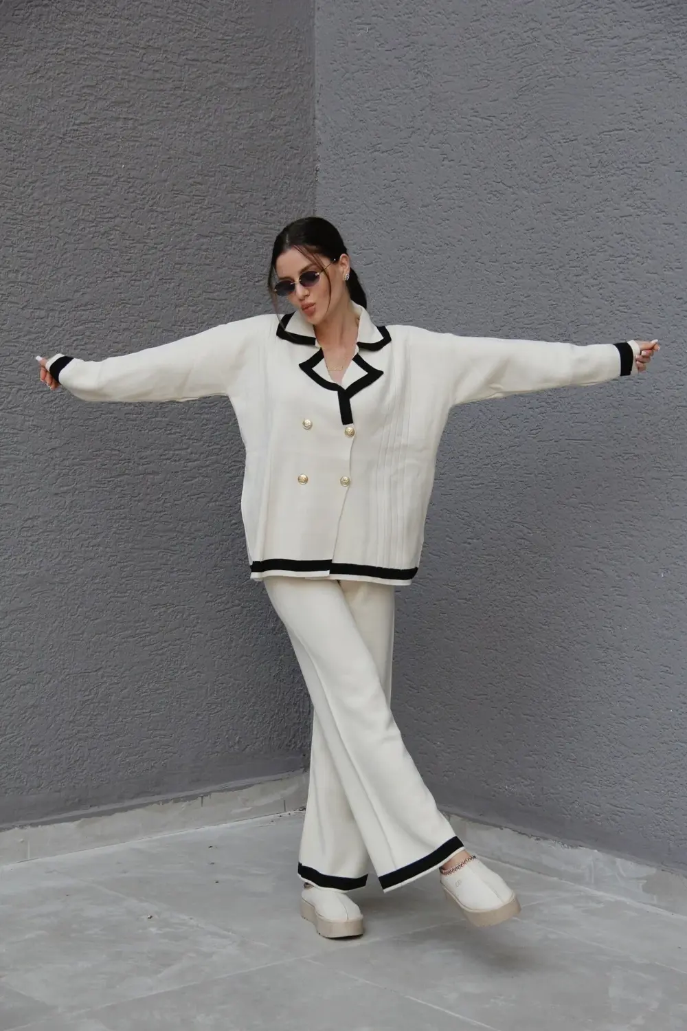 Standart Beden(Oversize) Gold Dört Düğmeli Kruvaze Hırka Pantolon