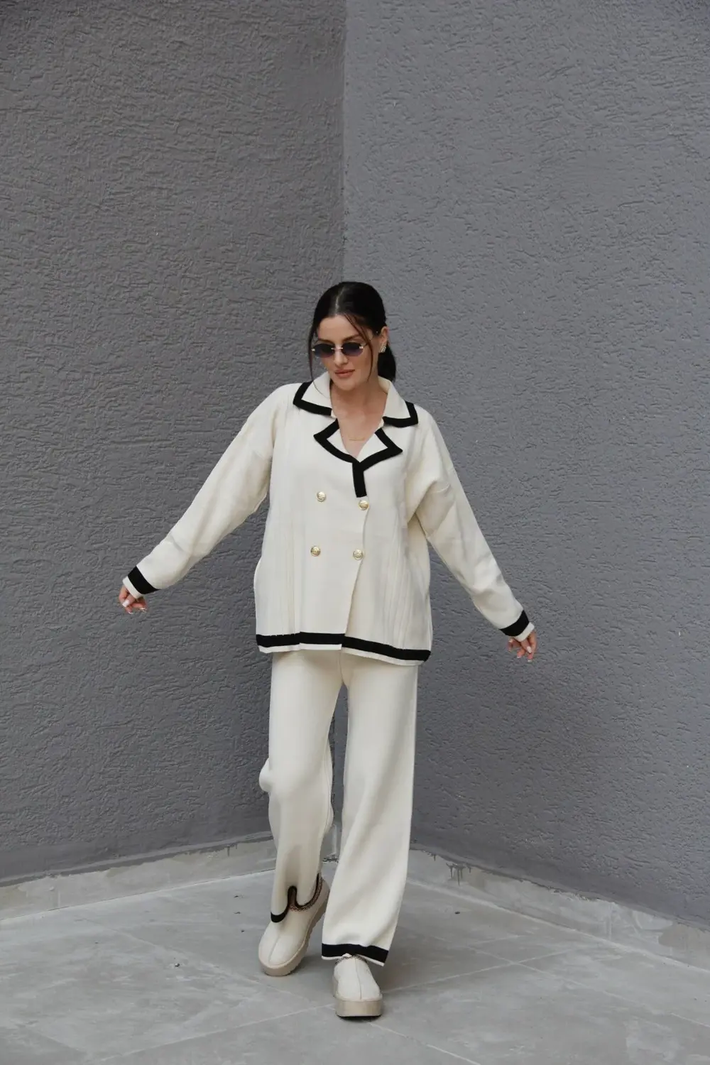 Standart Beden(Oversize) Gold Dört Düğmeli Kruvaze Hırka Pantolon