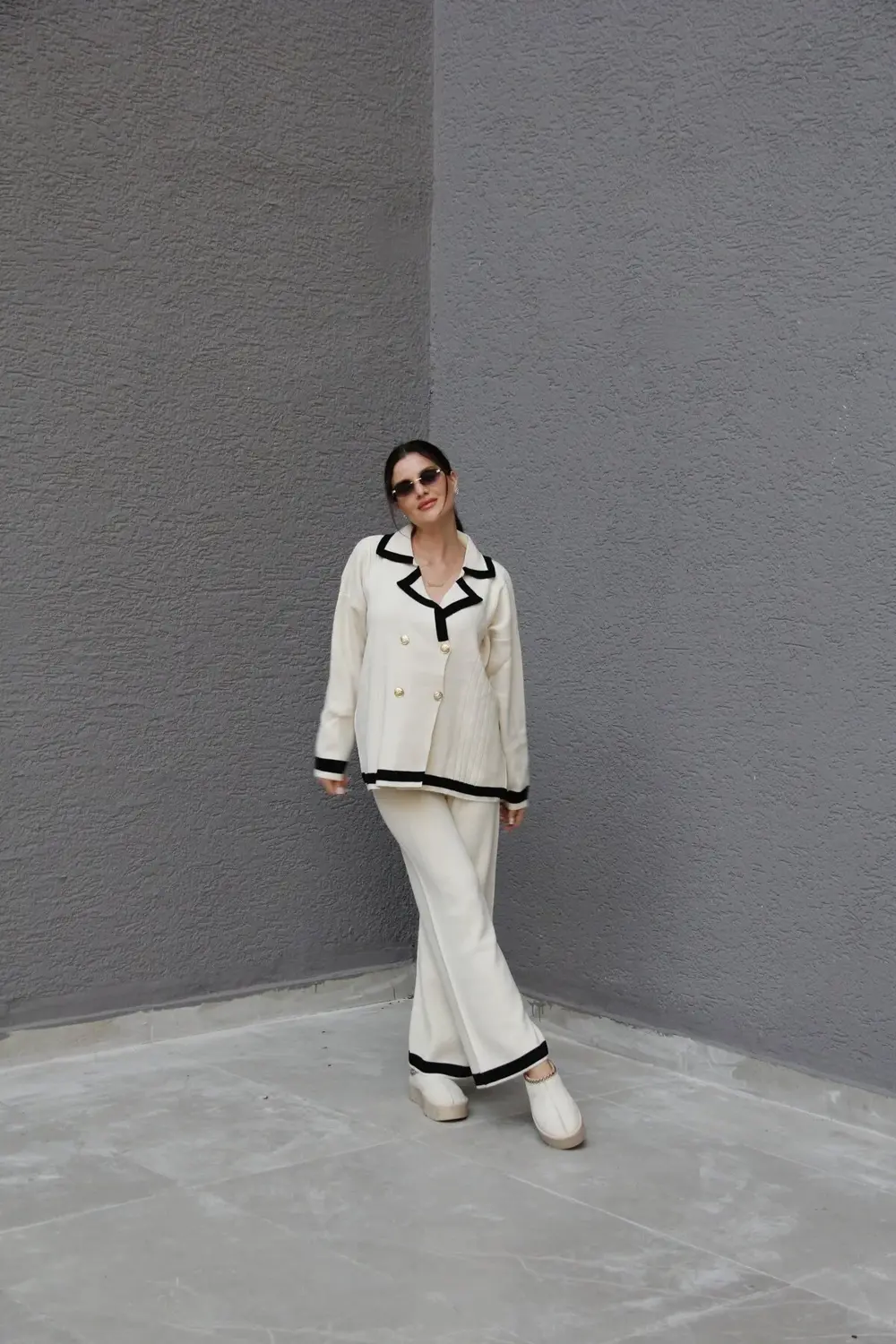 Standart Beden(Oversize) Gold Dört Düğmeli Kruvaze Hırka Pantolon