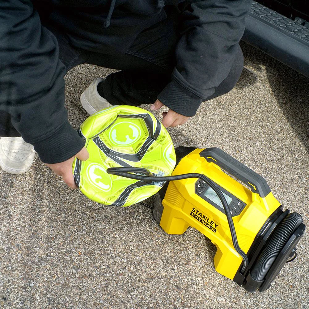 STANLEY SXVI02001A 12V/18V 2Ah Li-ion Şarjlı 160 PSI Dijital Göstergeli Lastik&Yatak Şişirme Pompası+Araç Süpürgesi STANLEY SXVI02001A 12V/18V 2Ah Li-ion Şarjlı 160 PSI Dijital Göstergeli Lastik&Yatak Şişirme Pompası+Araç Süpürgesi