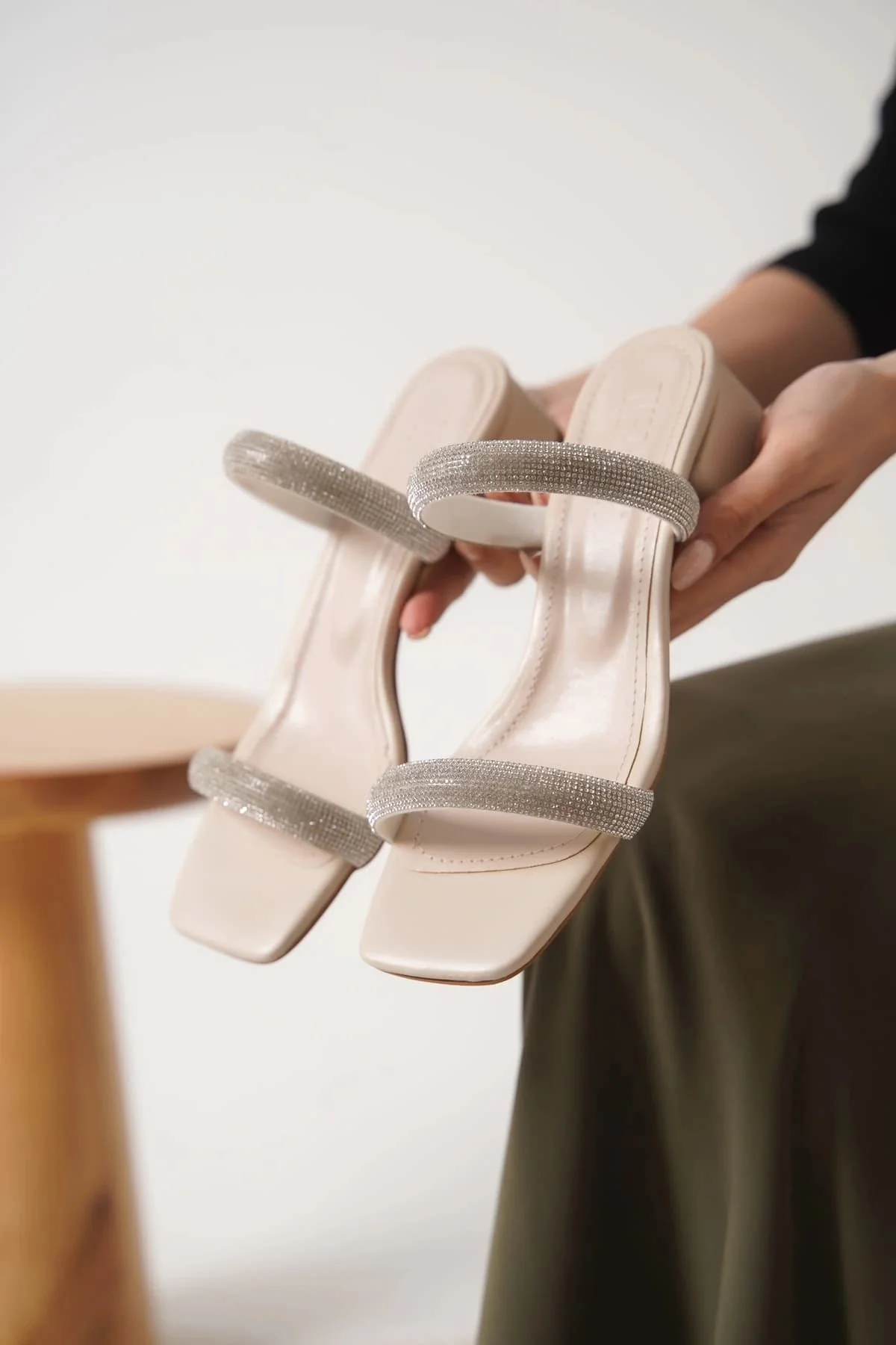 Stella Kalın Topuklu Bej Kadın Terlik