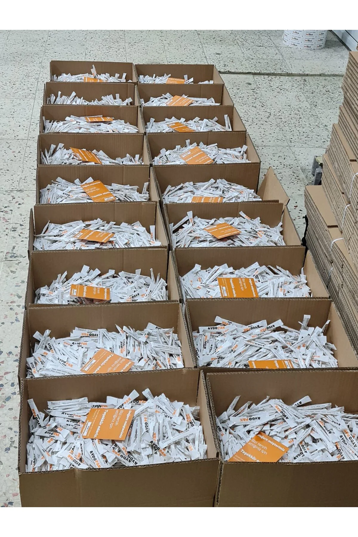 stick beyaz şeker 3gr ort. 2000 adet/net 6 kg mat kağıt
