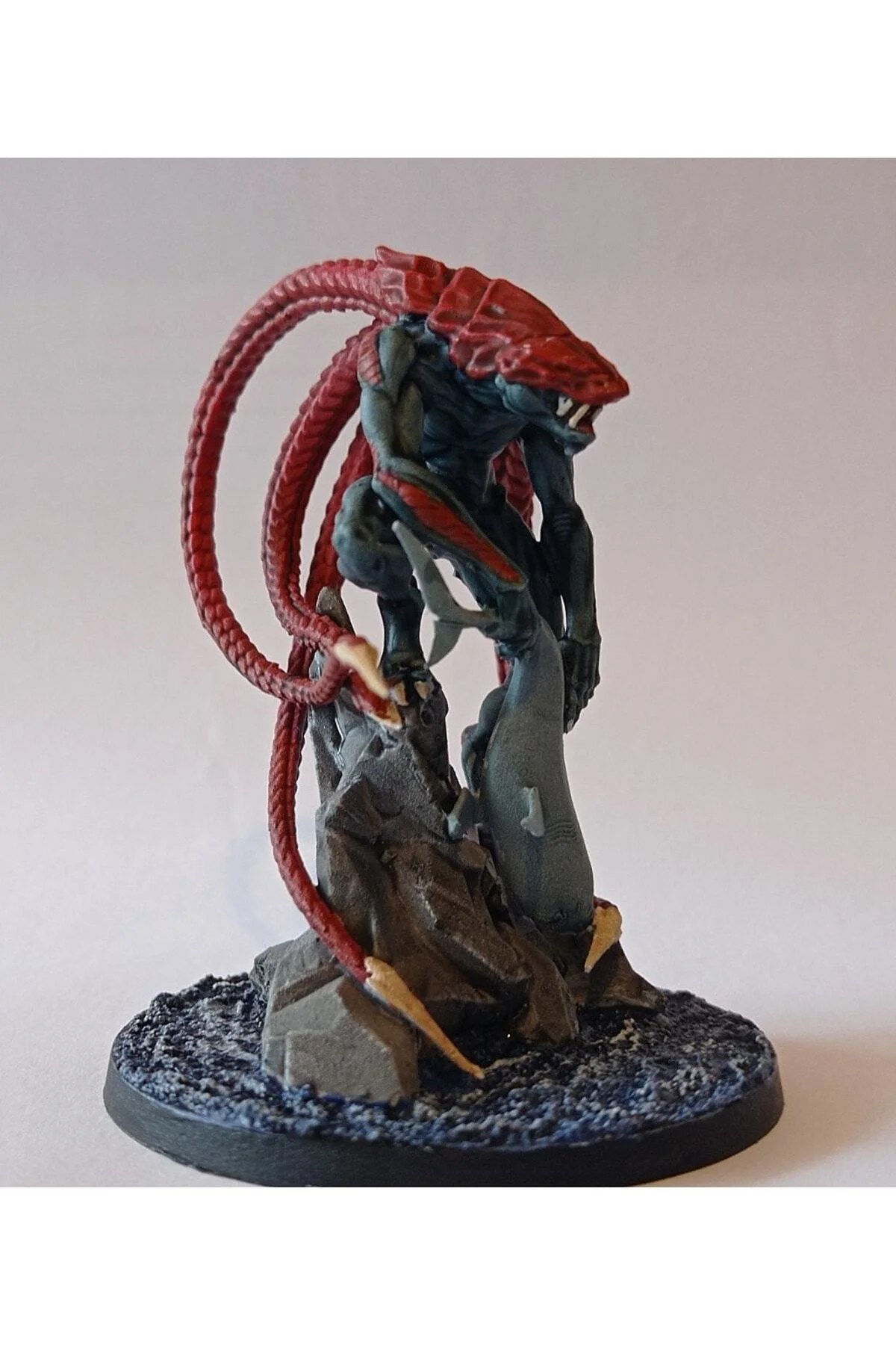 Stinger Love Death & Robot Boyalı Figür 26 Cm (dev Boy)