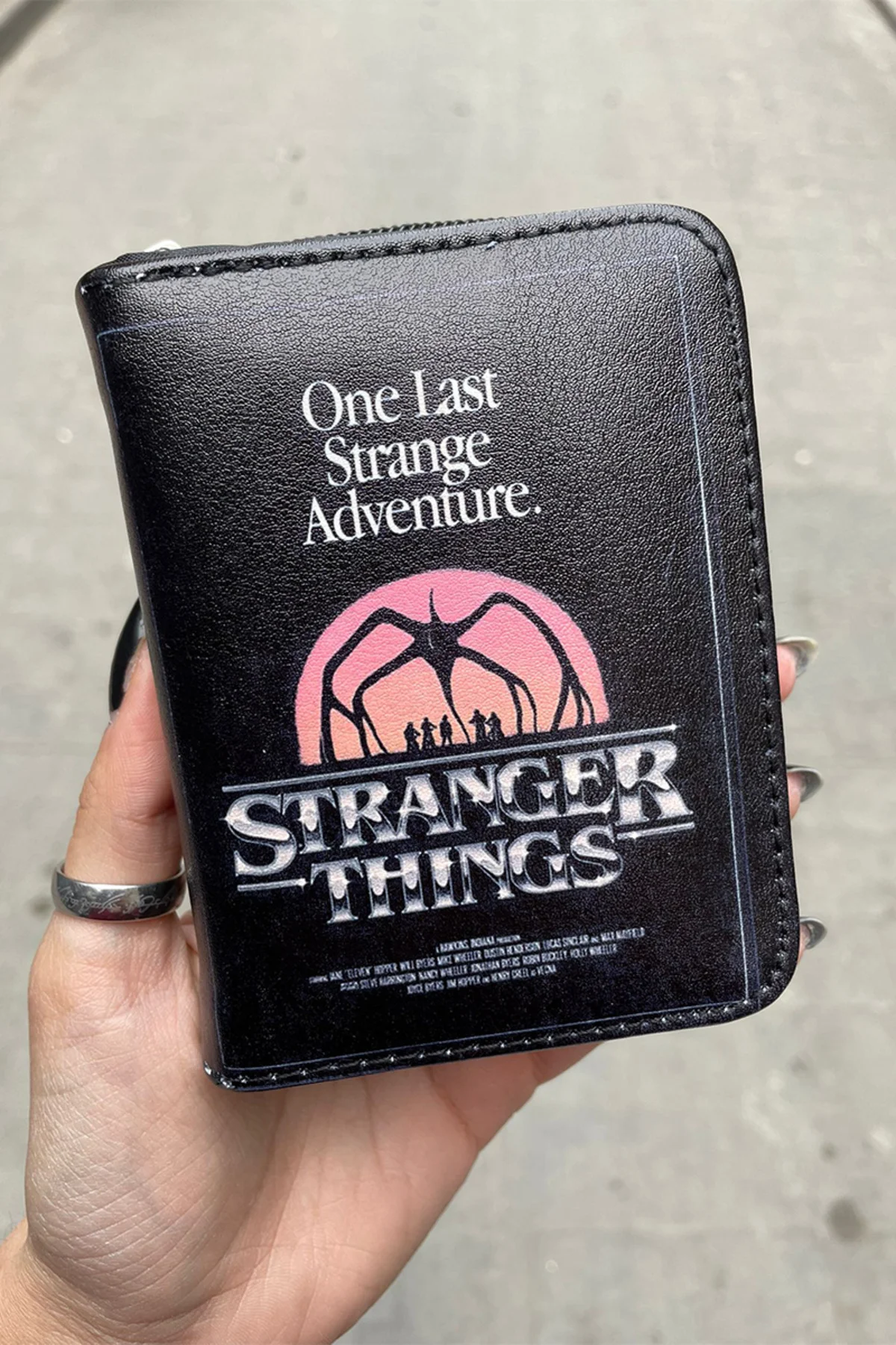 Stranger Things "One Last Strange Adventure" Kısa Cüzdan