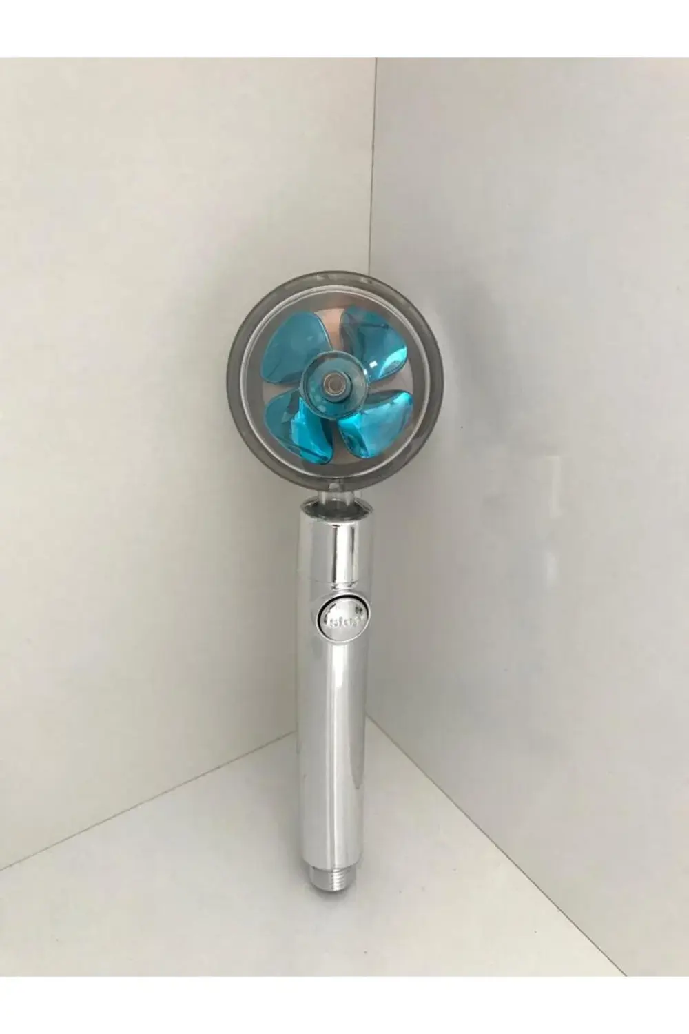 Su Tasarruflu Pervaneli Duş Başlığı