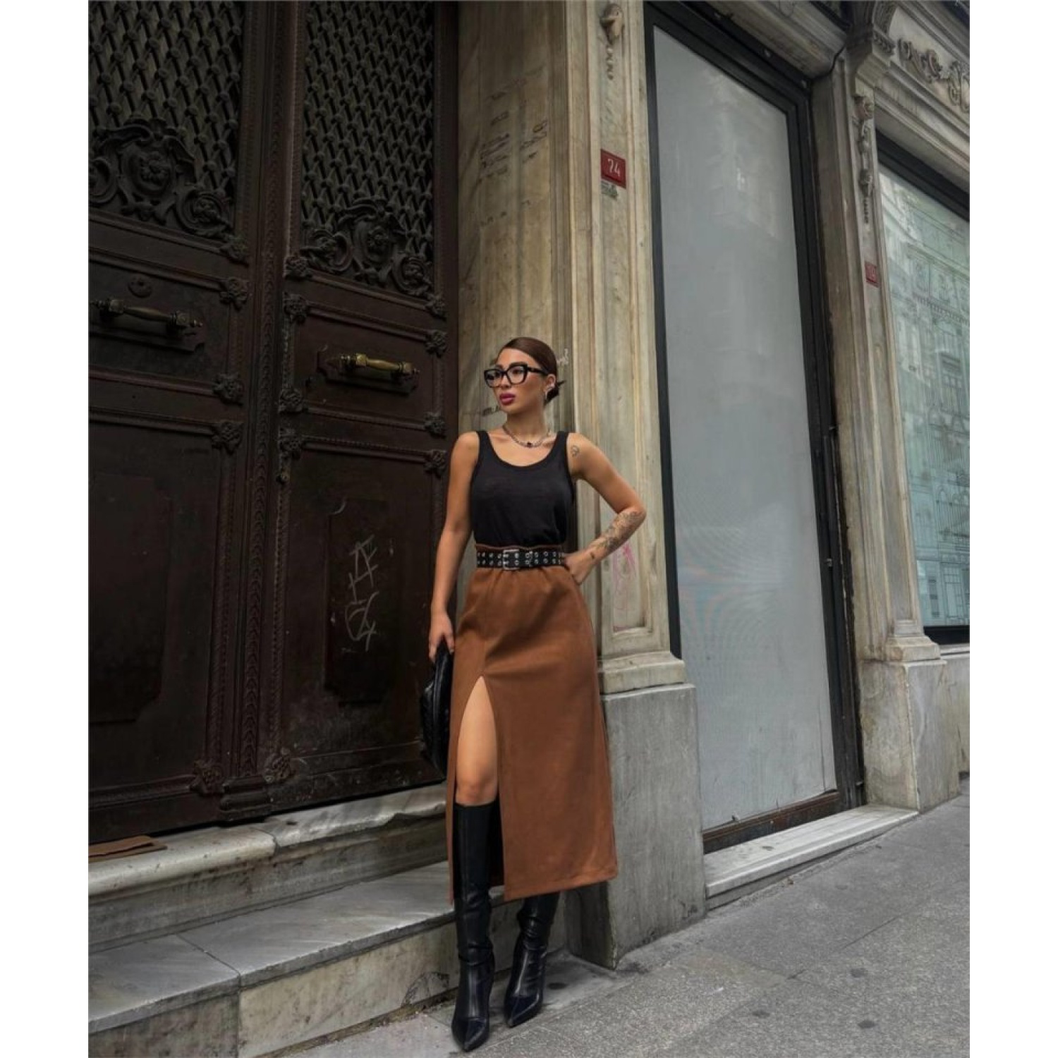 SÜET KALEM ETEK YIRTMAÇ DETAYLI - Kahverengi