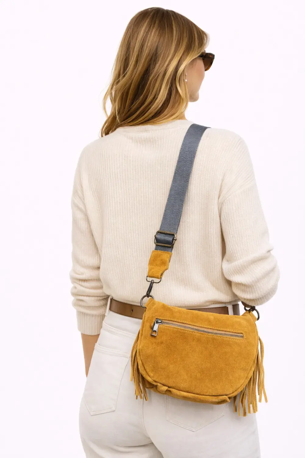 Süet Püsküllü Askılı Çanta – Günlük Kullanım, Şık Tasarım, Ayarla