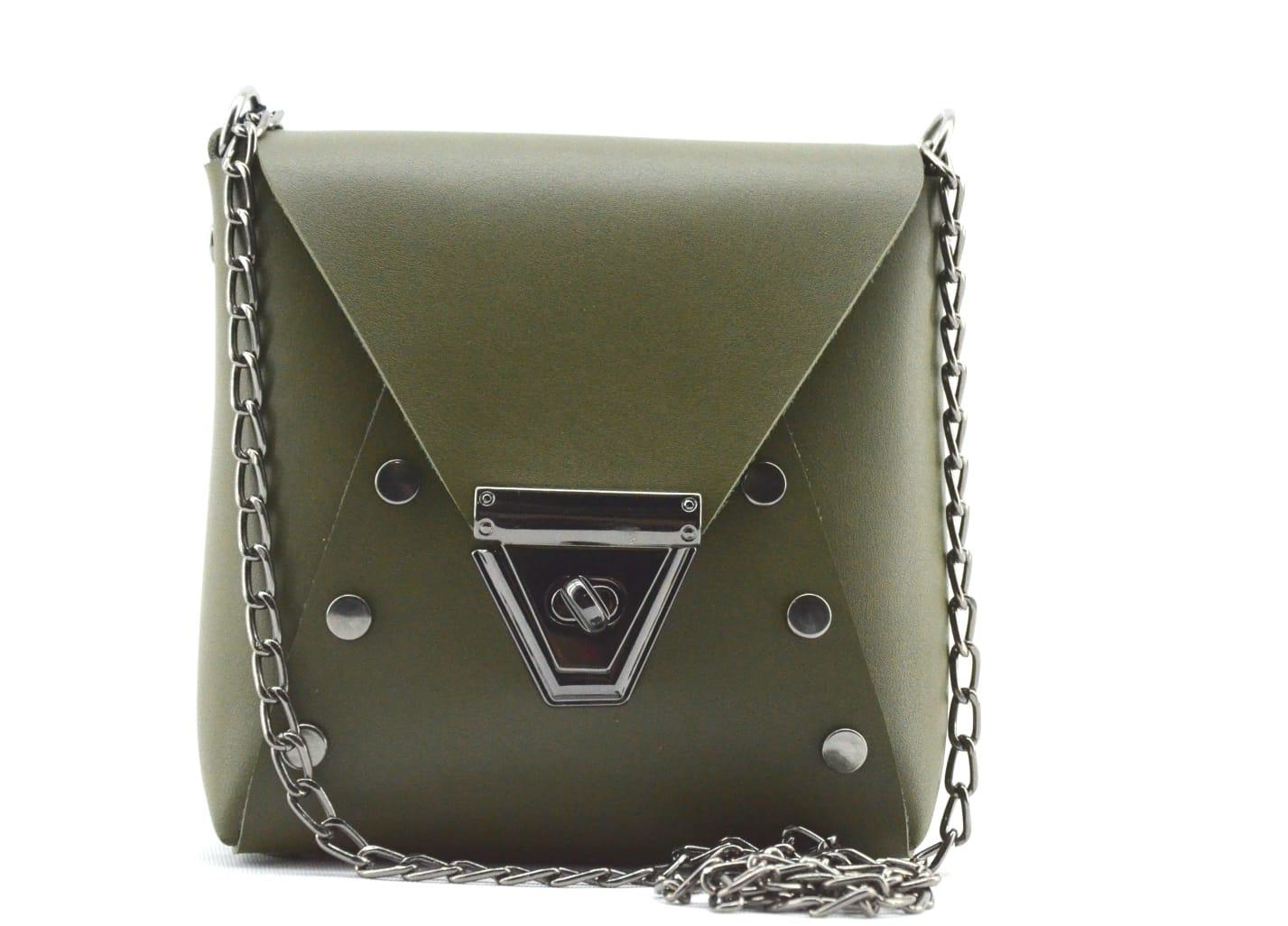 Suni Deri Bayan Çantası Zincir Askılı Üçgen Kapak