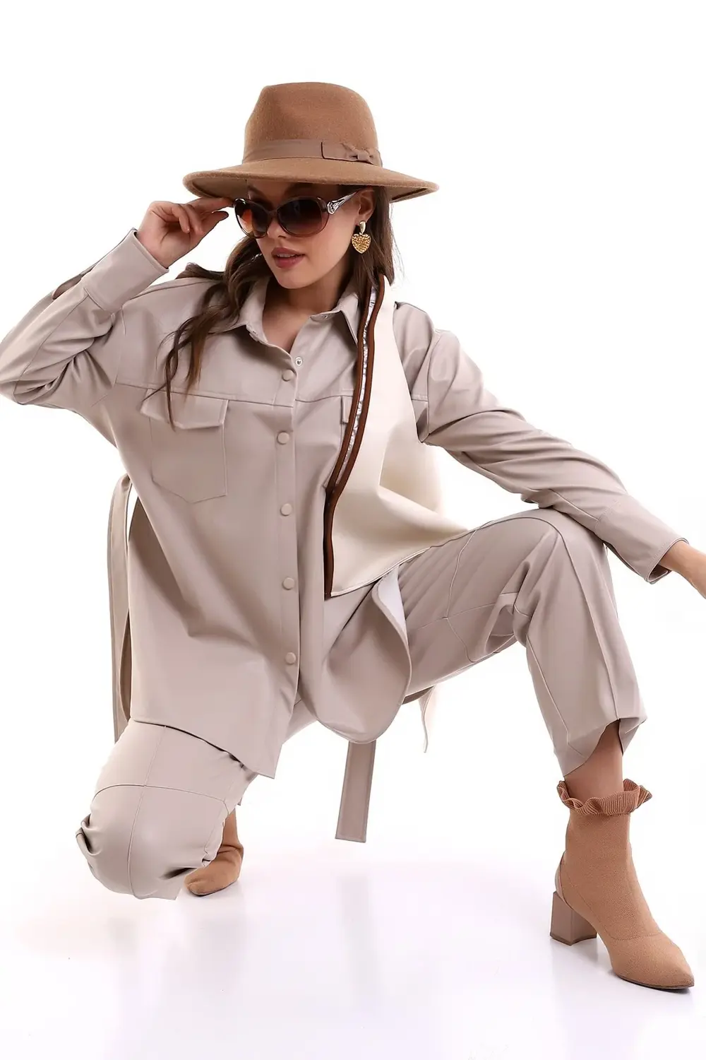 Suni Deri Çift Cepli Kuşaklı Şık Ve Cool Krem Bej Kadın Gömlek