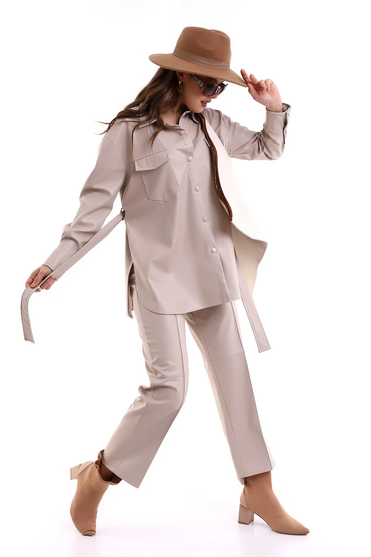 Suni Deri Çift Cepli Kuşaklı Şık Ve Cool Krem Bej Kadın Gömlek