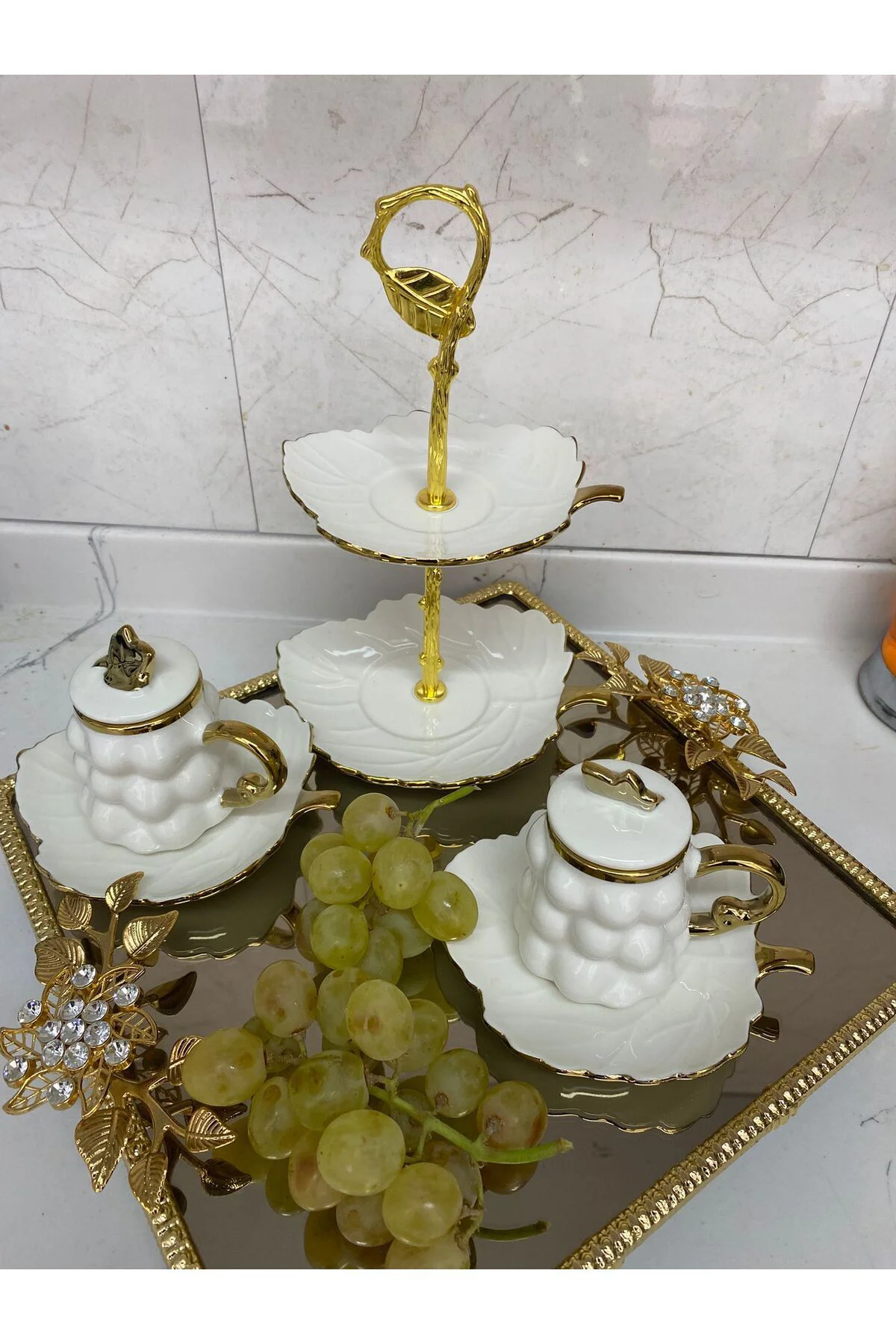 Sunumlu 2 Li Üzüm Tasarımlı Kapaklı Kahve Fincanı