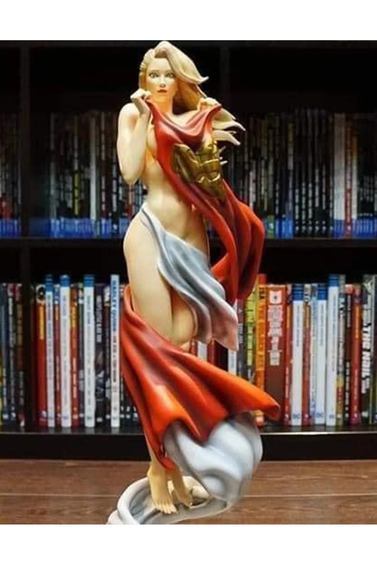 Super Girl Boyalı Figür Büyük Boy 25CM