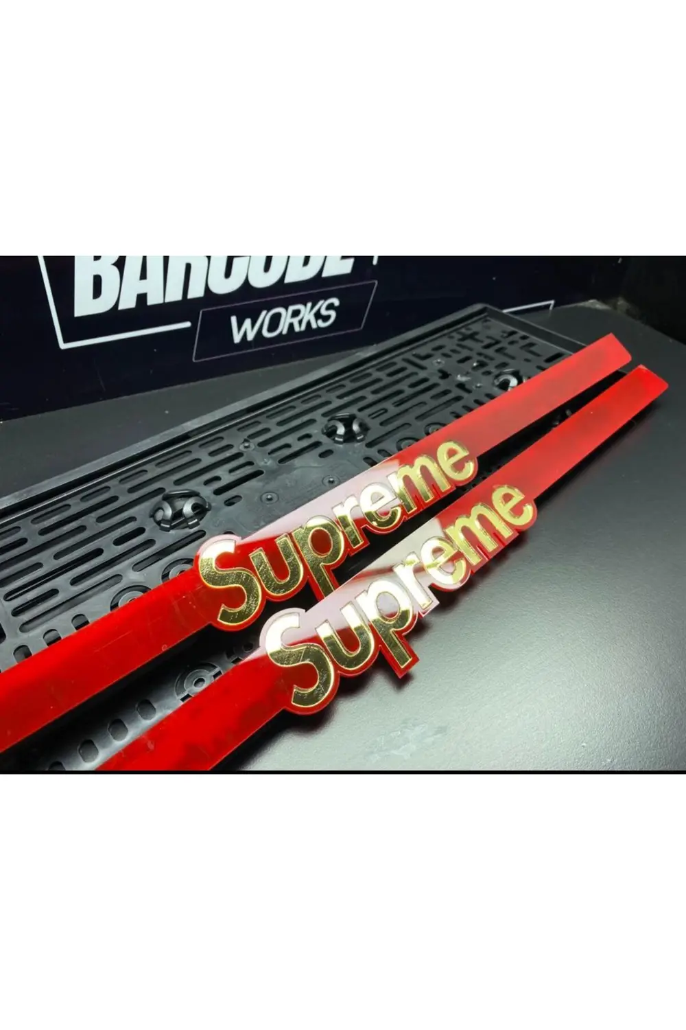 SUPREME TAKMATİK PLEKSİ PLAKALIK