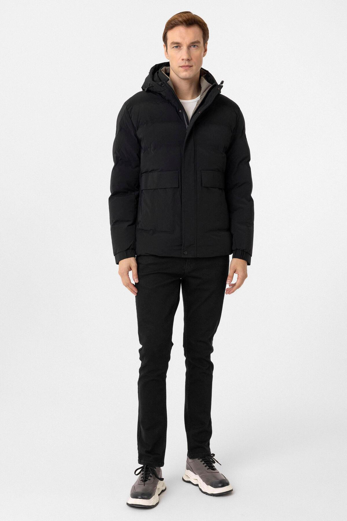 Süvari Süvari Dar Kalıp Siyah Kapşonlu Kabartmalı Erkek Mont