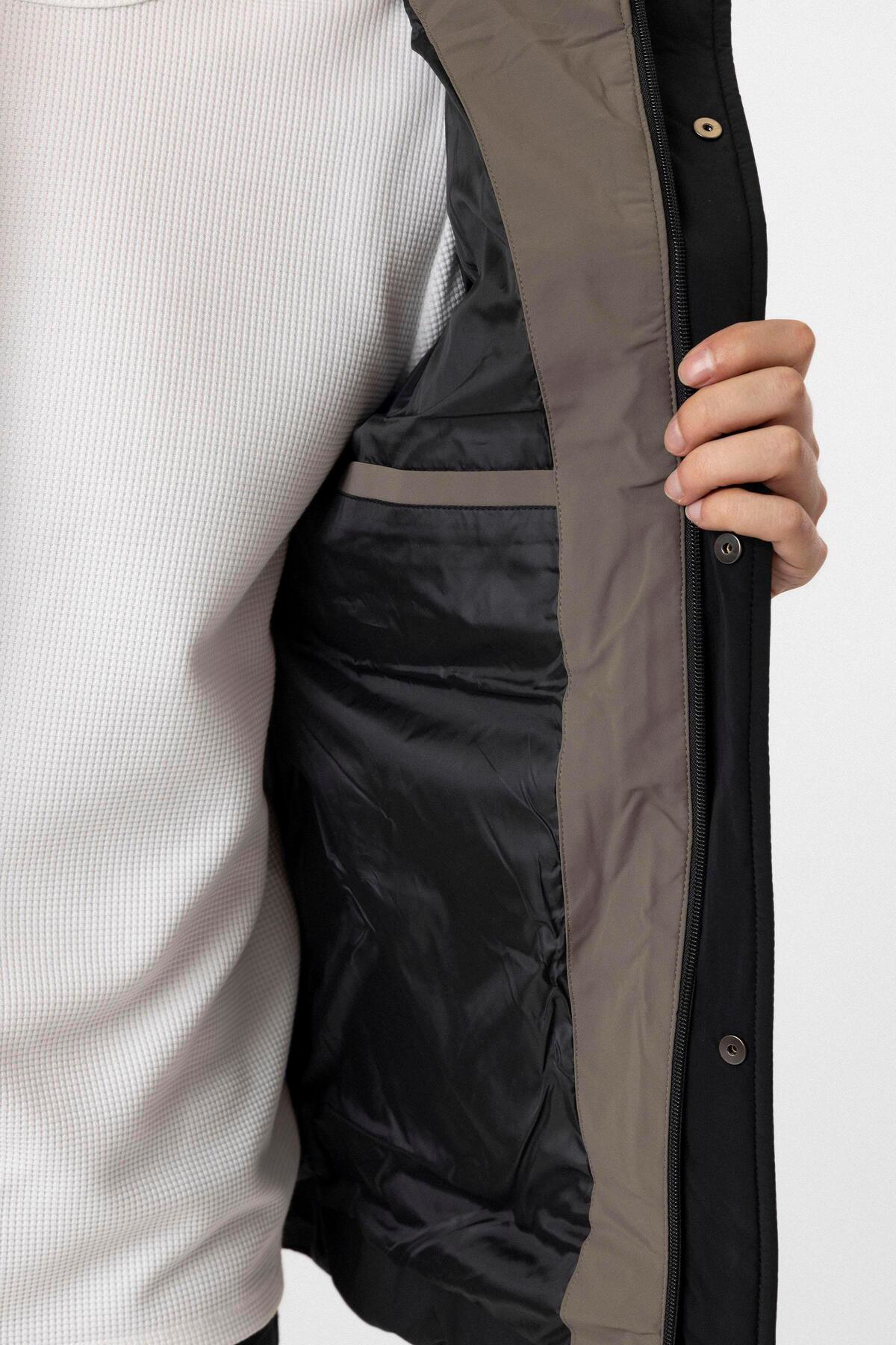 Süvari Süvari Dar Kalıp Siyah Kapşonlu Kabartmalı Erkek Mont