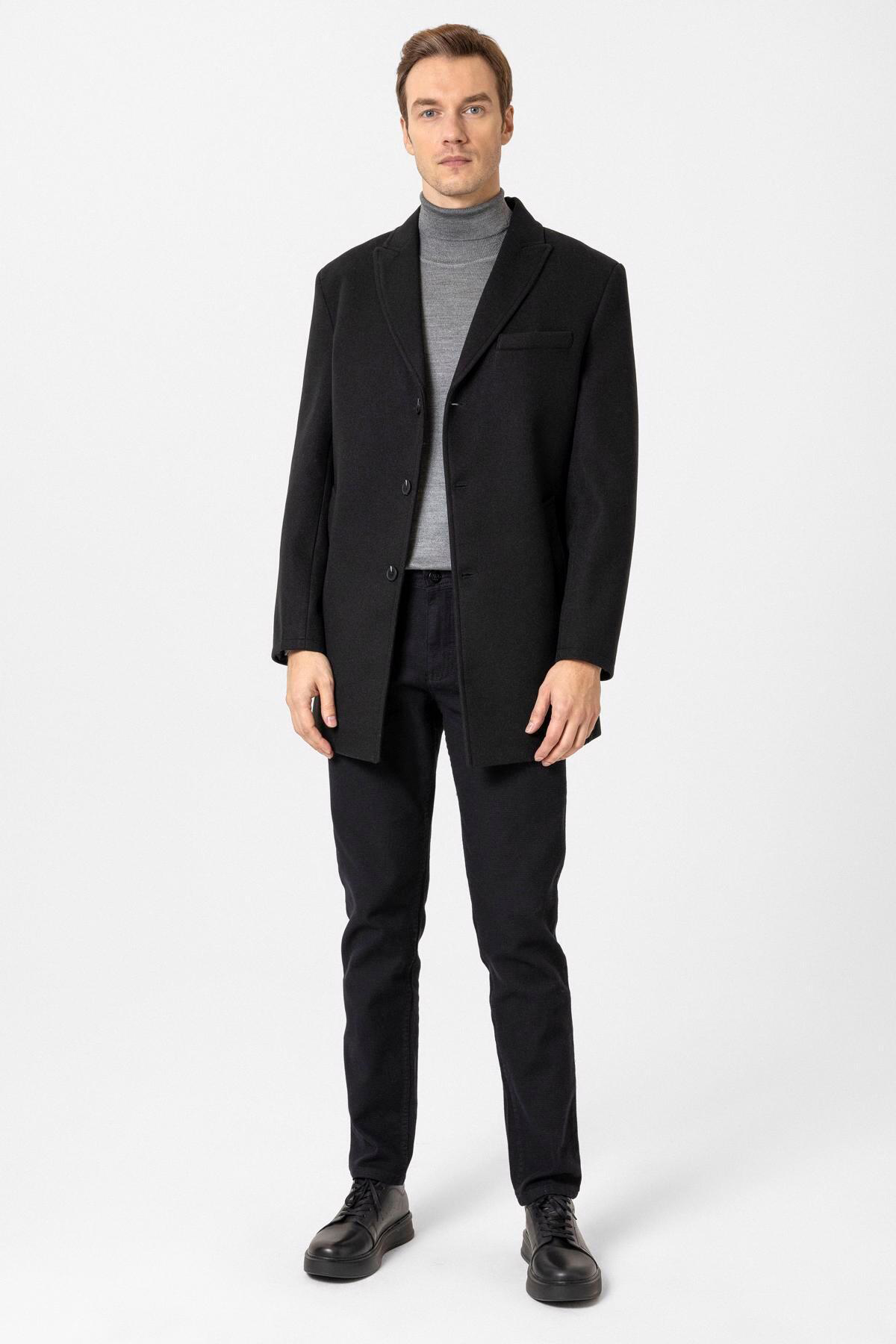 Süvari Süvari Rahat Kalıp Düz Sivri Yaka Siyah Erkek Kaban