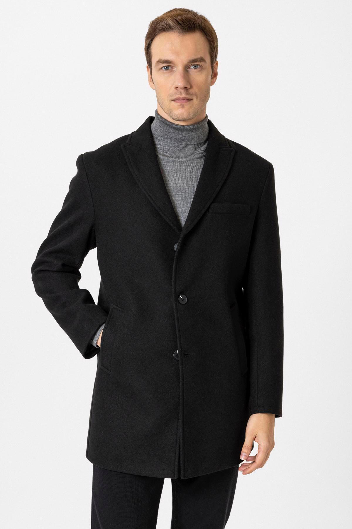 Süvari Süvari Rahat Kalıp Düz Sivri Yaka Siyah Erkek Kaban