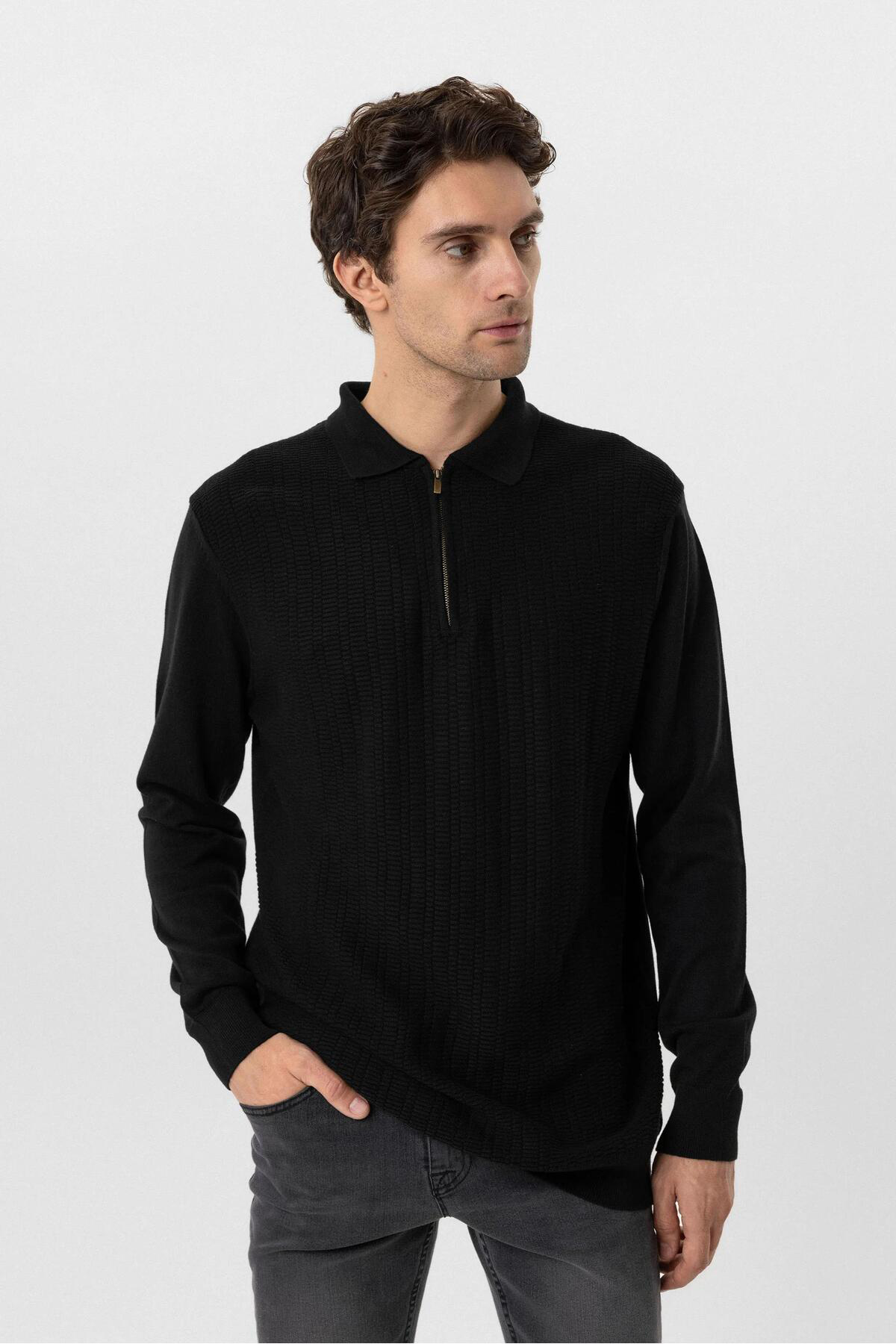 Süvari Süvari Rahat Kalıp Fermuarlı Armür Desenli Siyah Triko Süvari Süvari Rahat Kalıp Fermuarlı Armür Desenli Siyah Triko