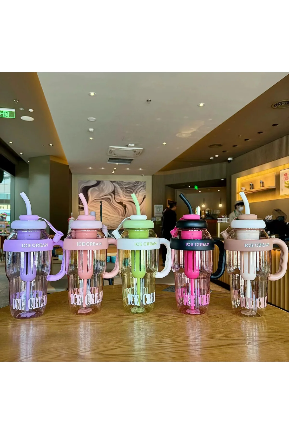 Süzgeç Hazneli Pipetli Suluk 1300 ml – Meyve Aromalı Su Şişesi