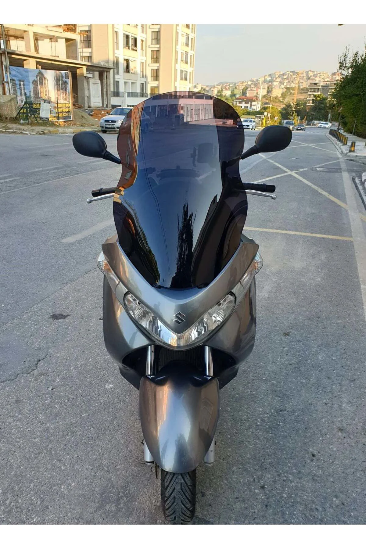 Suzuki Burgman 125 Ön Cam 2006-2013 Model 61cm siyah Renkli 4mm