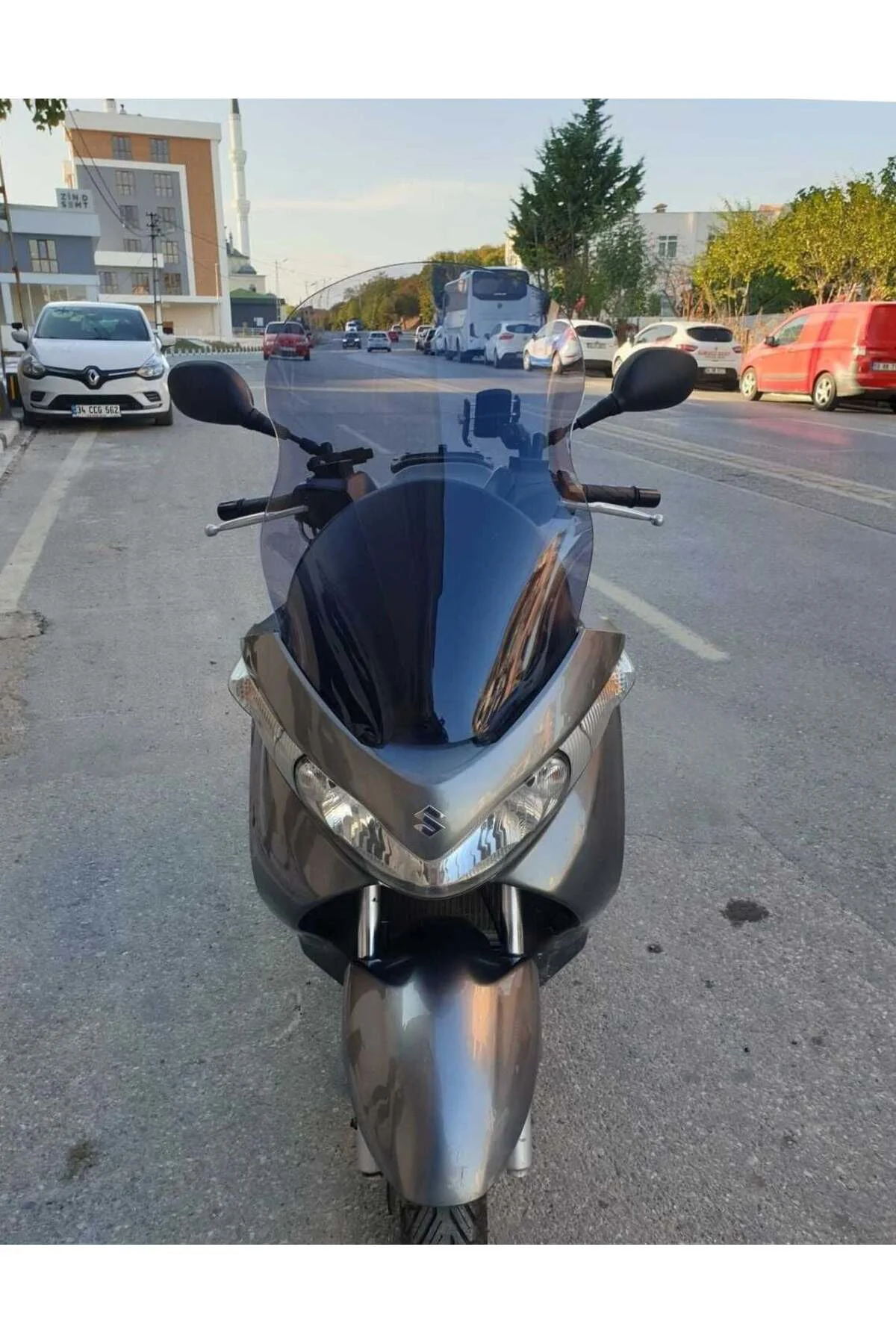 Suzuki Burgman 125 Ön Cam 2006-2013 Model 61cm Füme Renkli 4mm