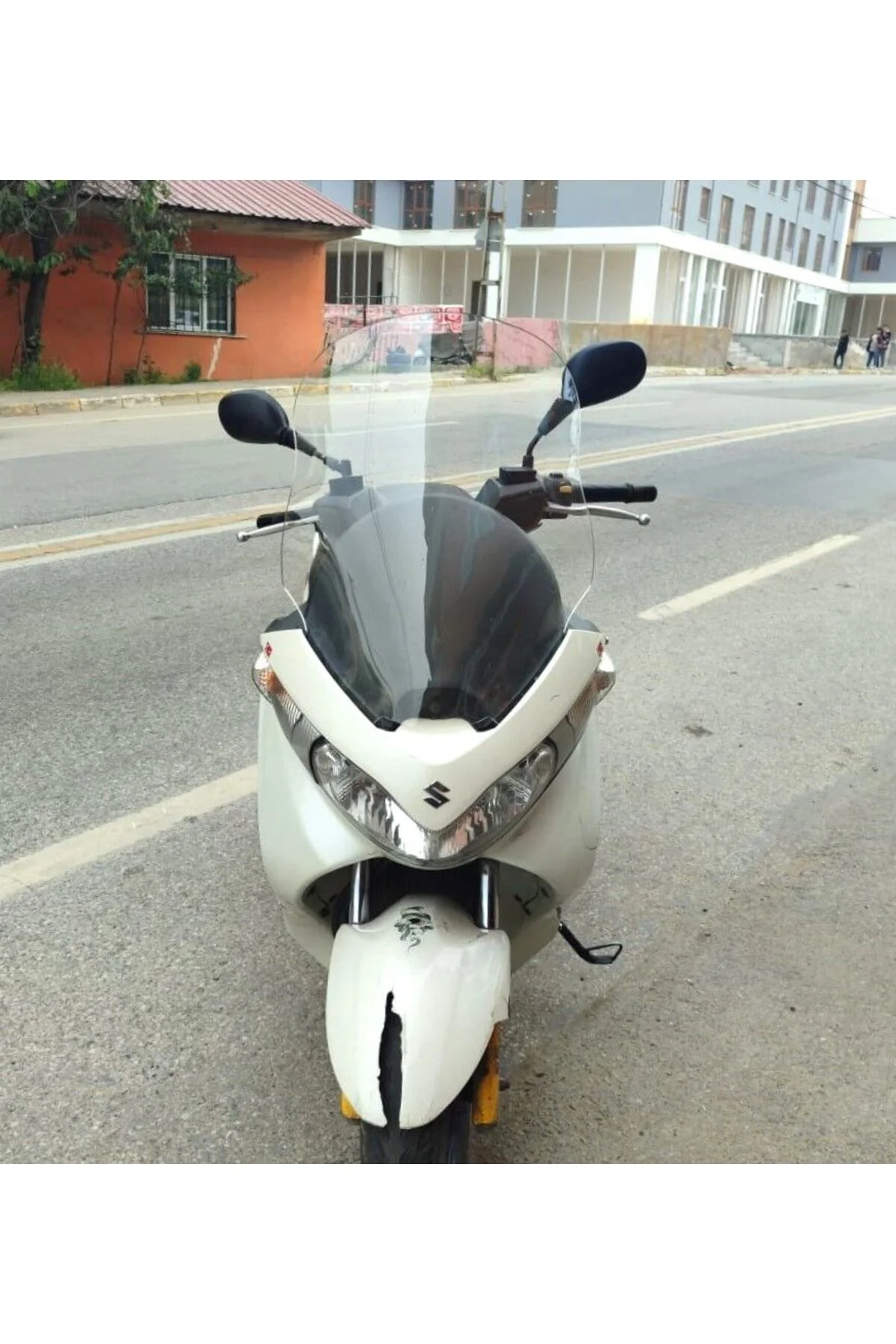 Suzuki Burgman 125 Ön Cam 2006-2013 Model 61cm Şeffaf Renkli 4mm