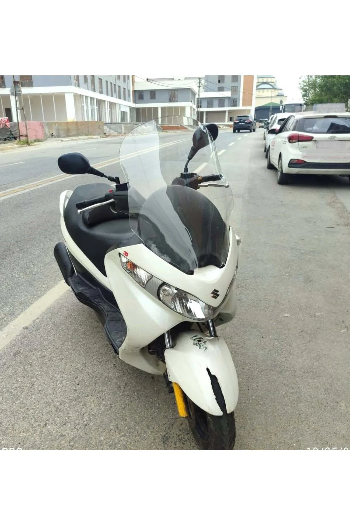 Suzuki Burgman 125 Ön Cam 2006-2013 Model 61cm Şeffaf Renkli 4mm