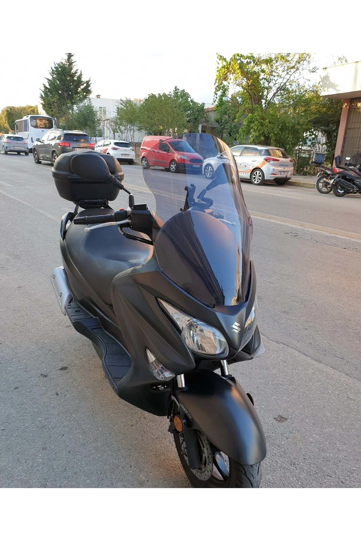 Suzuki Burgman 200 Ön Cam 2006-2013 Model 61cm Füme Renkli 4mm