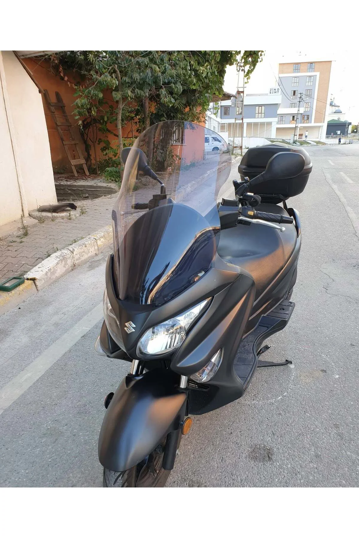 Suzuki Burgman 200 Ön Cam 2006-2013 Model 61cm Füme Renkli 4mm