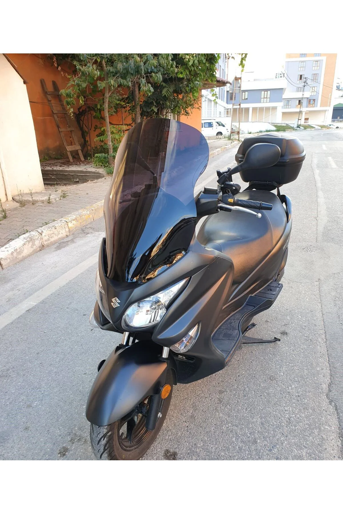 Suzuki Burgman 200 Ön Cam 2006-2013 Model 61cm siyah Renkli 4mm