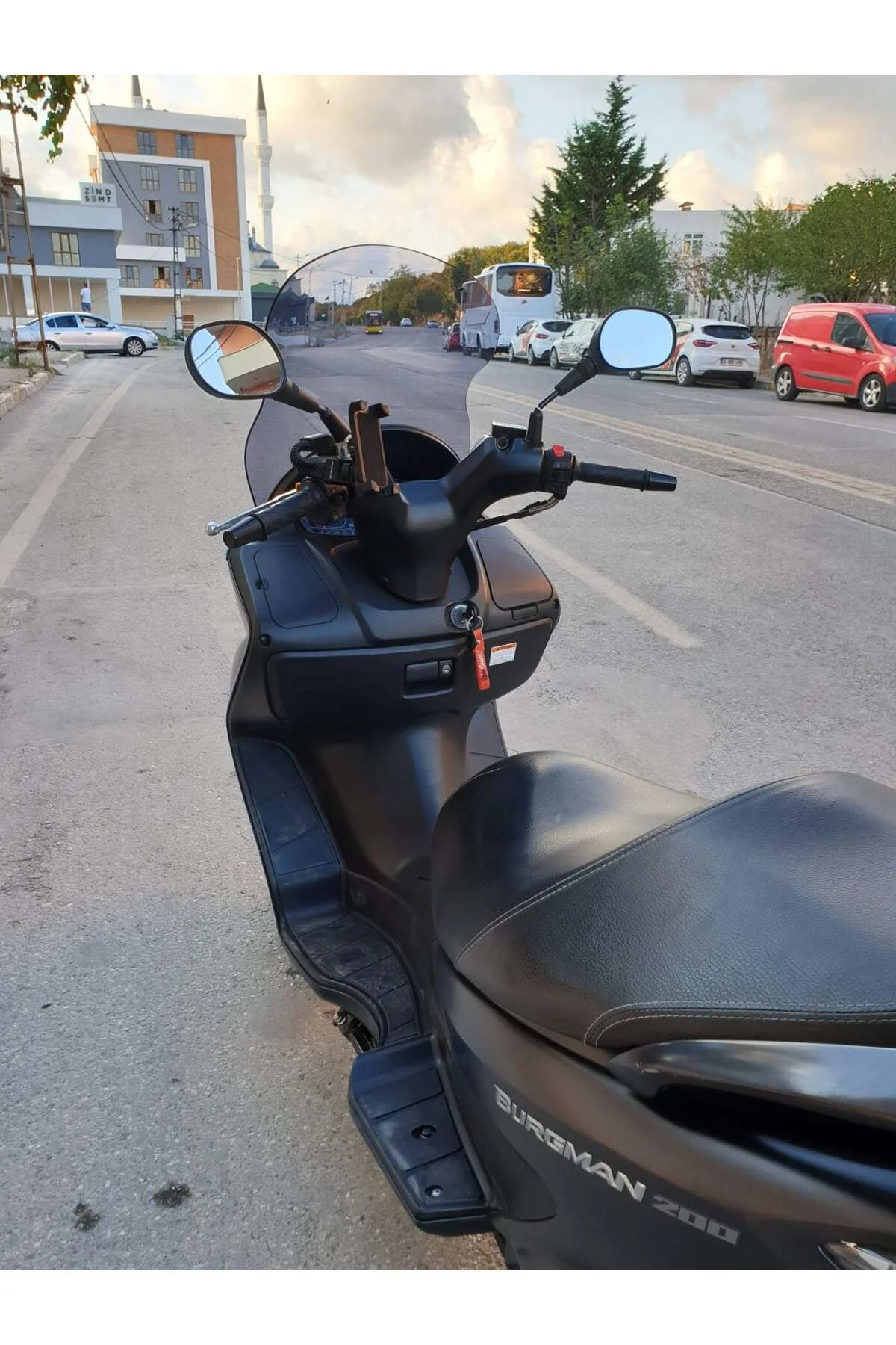 Suzuki Burgman 200 Ön Cam 2006-2013 Model 61cm Füme Renkli 4mm