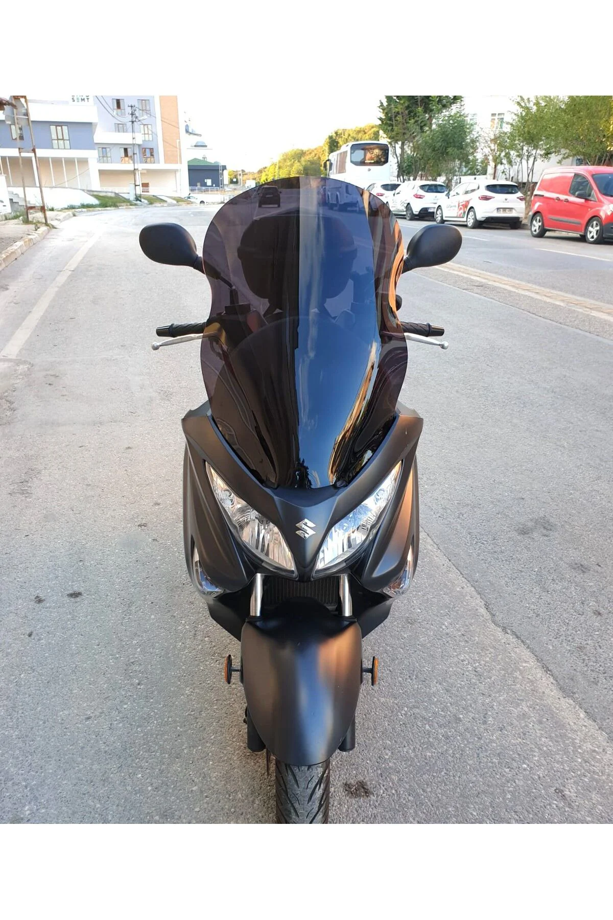 Suzuki Burgman 200 Ön Cam 2006-2013 Model 61cm siyah Renkli 4mm
