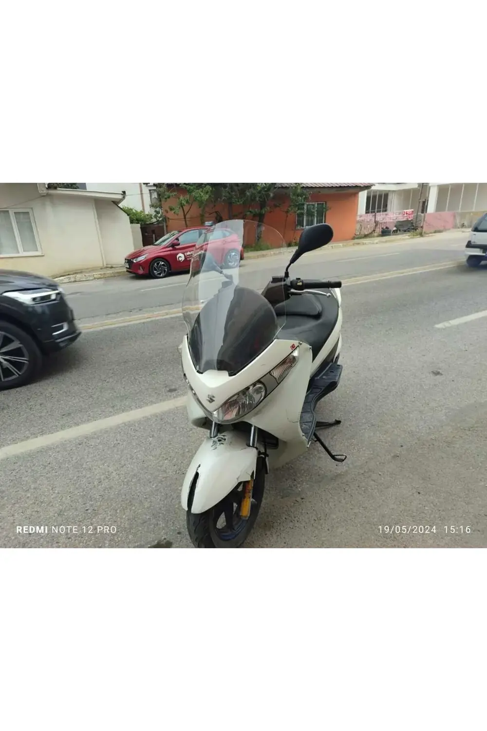 Suzuki Burgman 200 Ön Cam 2006-2013 Model 61cm Şeffaf Renkli 4mm